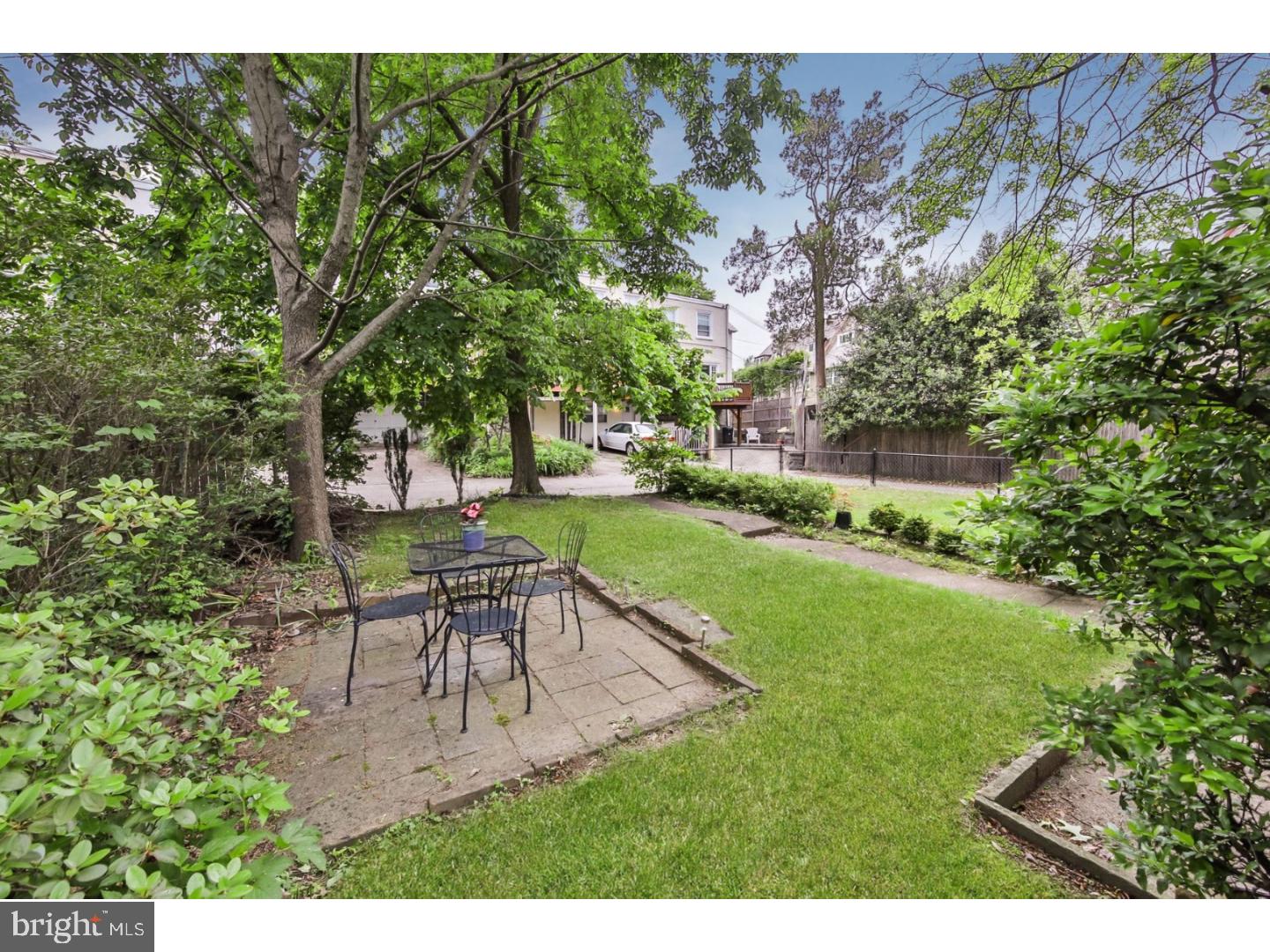 CHESTNUT HILL - Residential