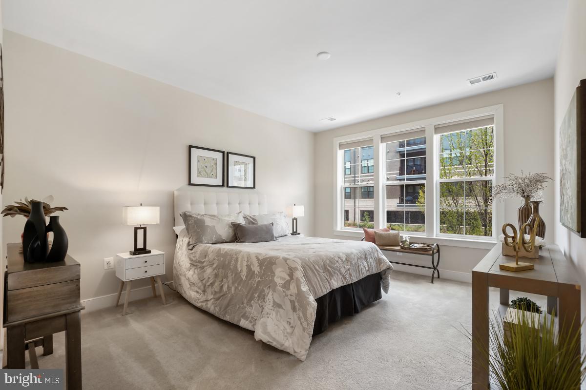 METROPARK AT ARROWBROOK - Residential