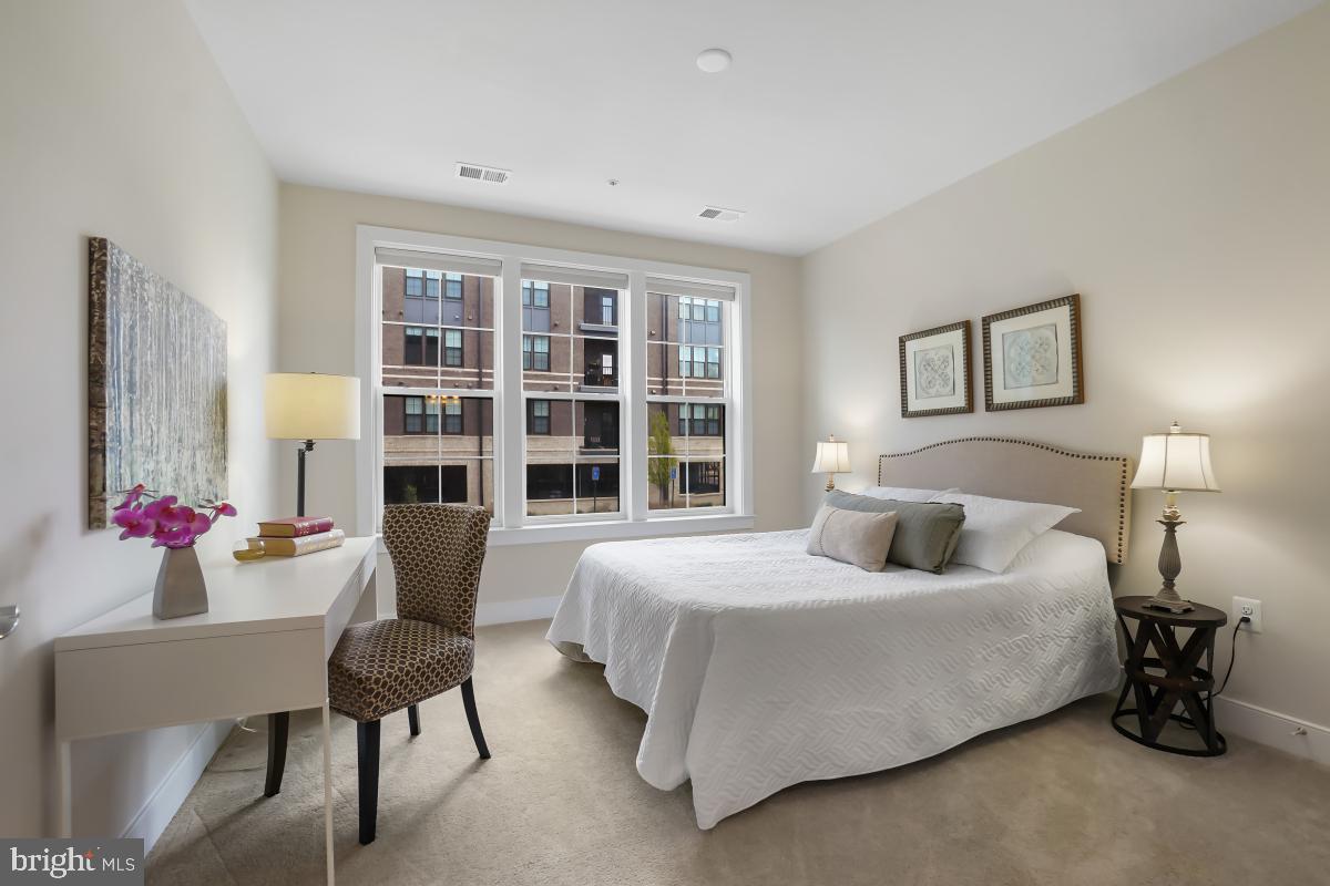 METROPARK AT ARROWBROOK - Residential