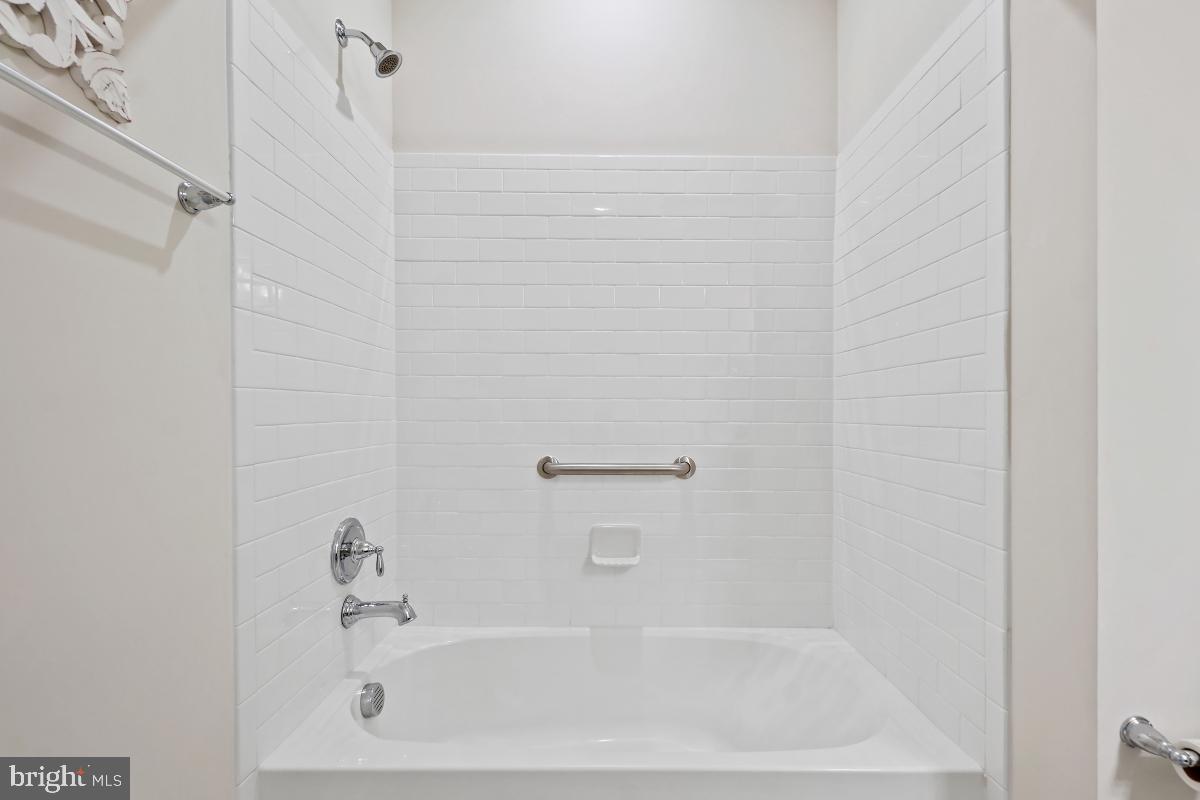 METROPARK AT ARROWBROOK - Residential