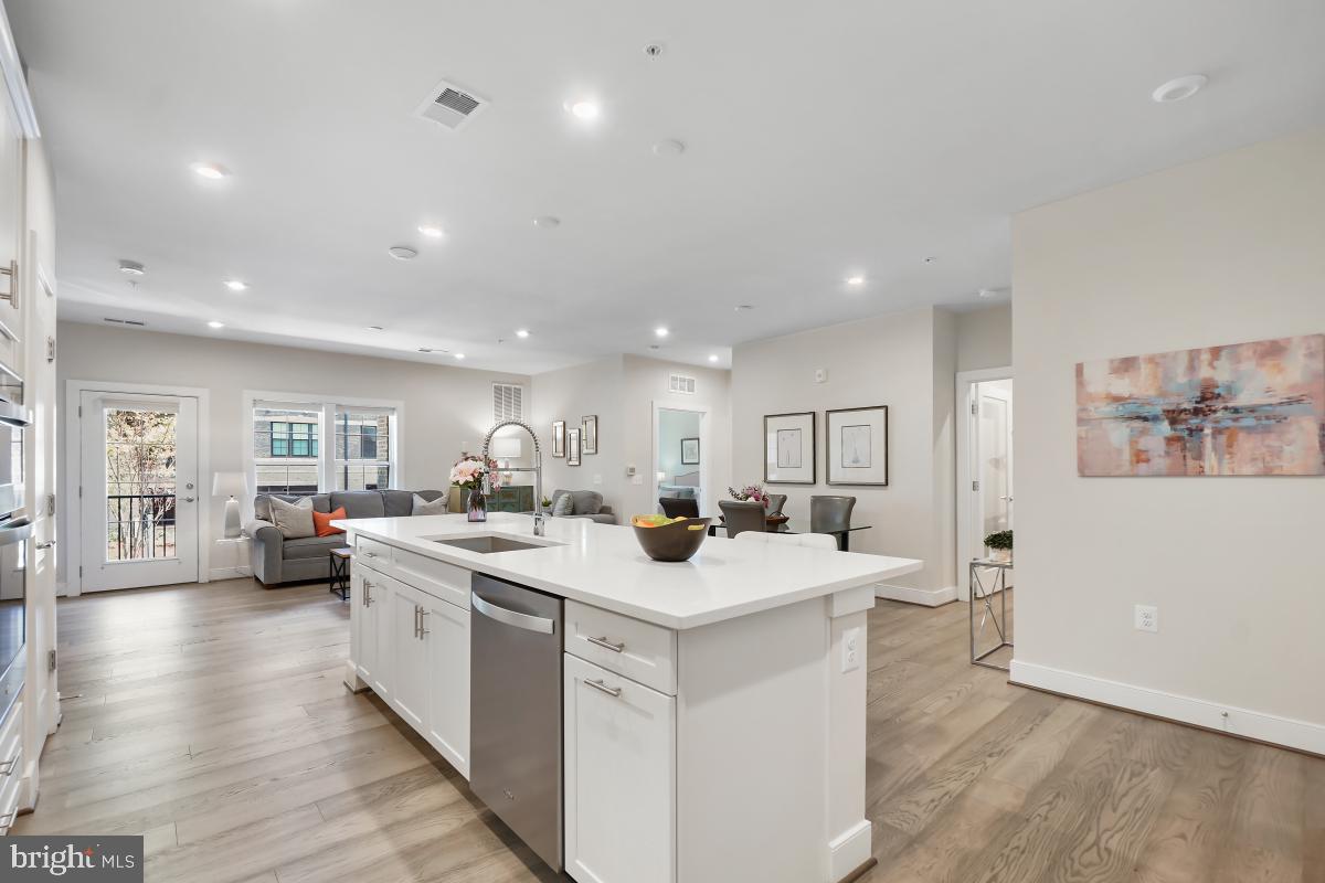 METROPARK AT ARROWBROOK - Residential