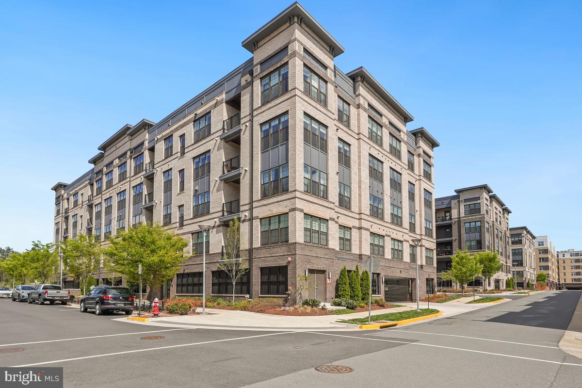 METROPARK AT ARROWBROOK - Residential