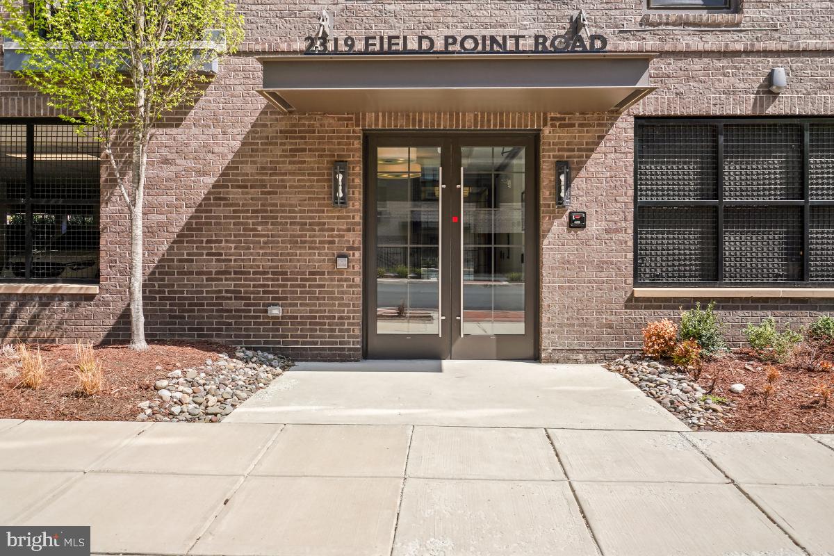 METROPARK AT ARROWBROOK - Residential