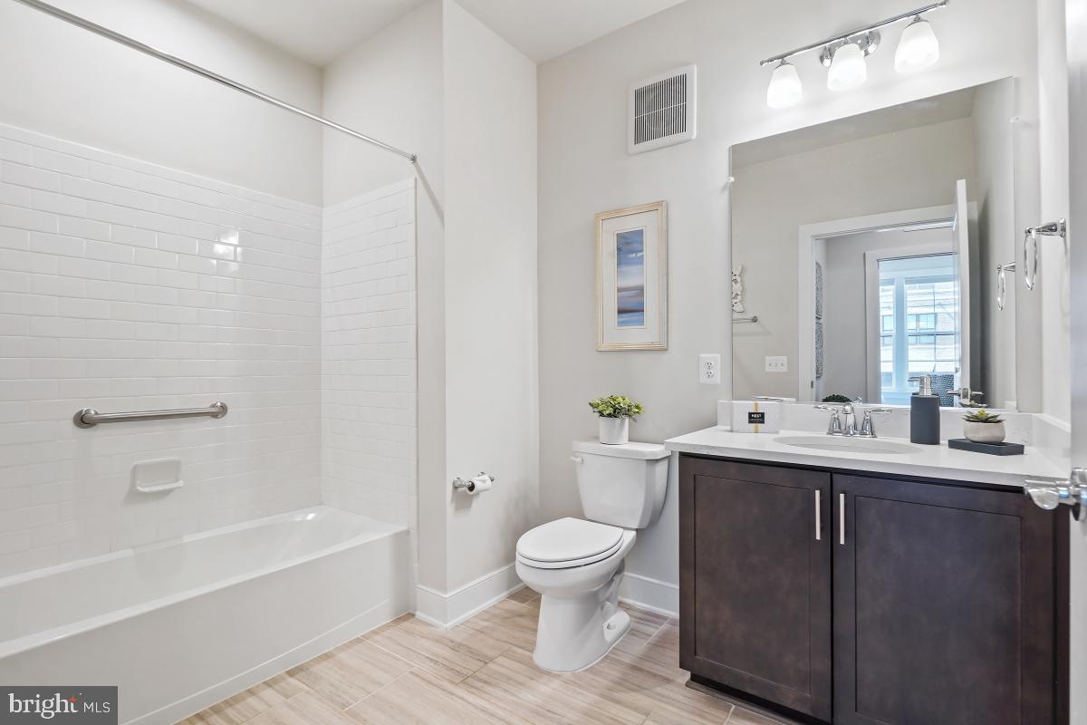 METROPARK AT ARROWBROOK - Residential