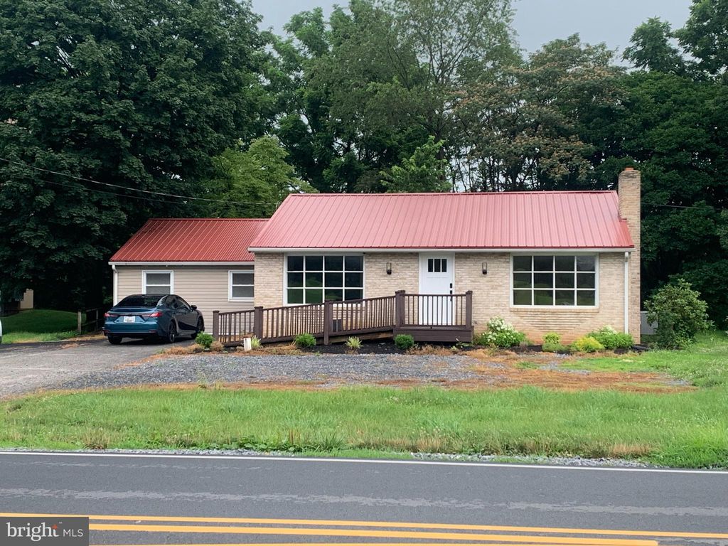 Photo of 390 Alexander Spring Road, CARLISLE, PA 17015 (MLS # PACB2044284)