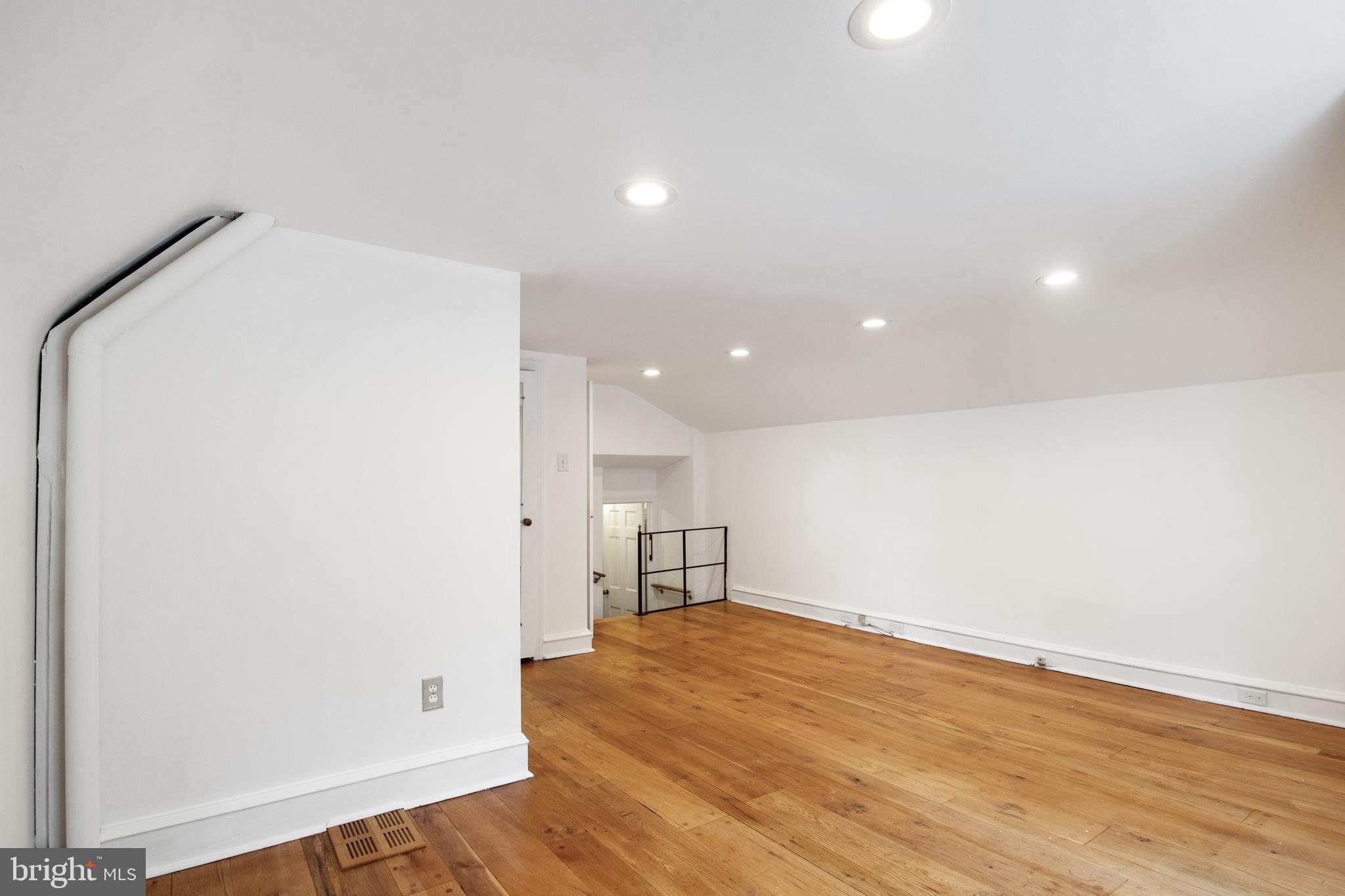 ELKINS PARK - Residential