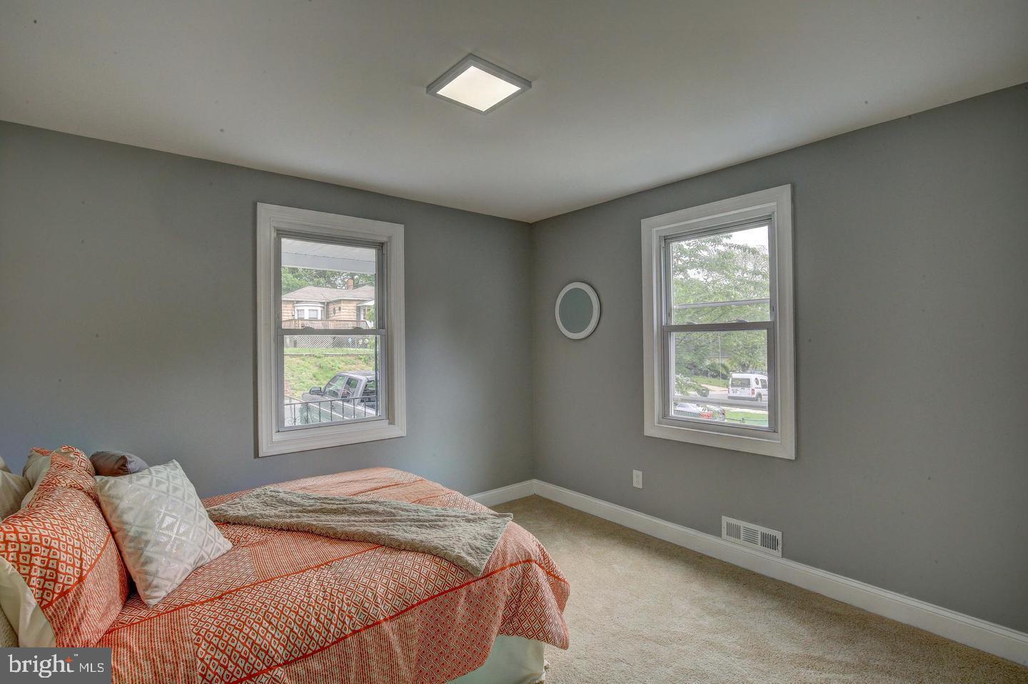 ROSEMONT - Residential