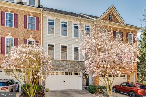 Photo of 3534 Goddard Way, ALEXANDRIA, VA 22304 (MLS # VAAX2053952)