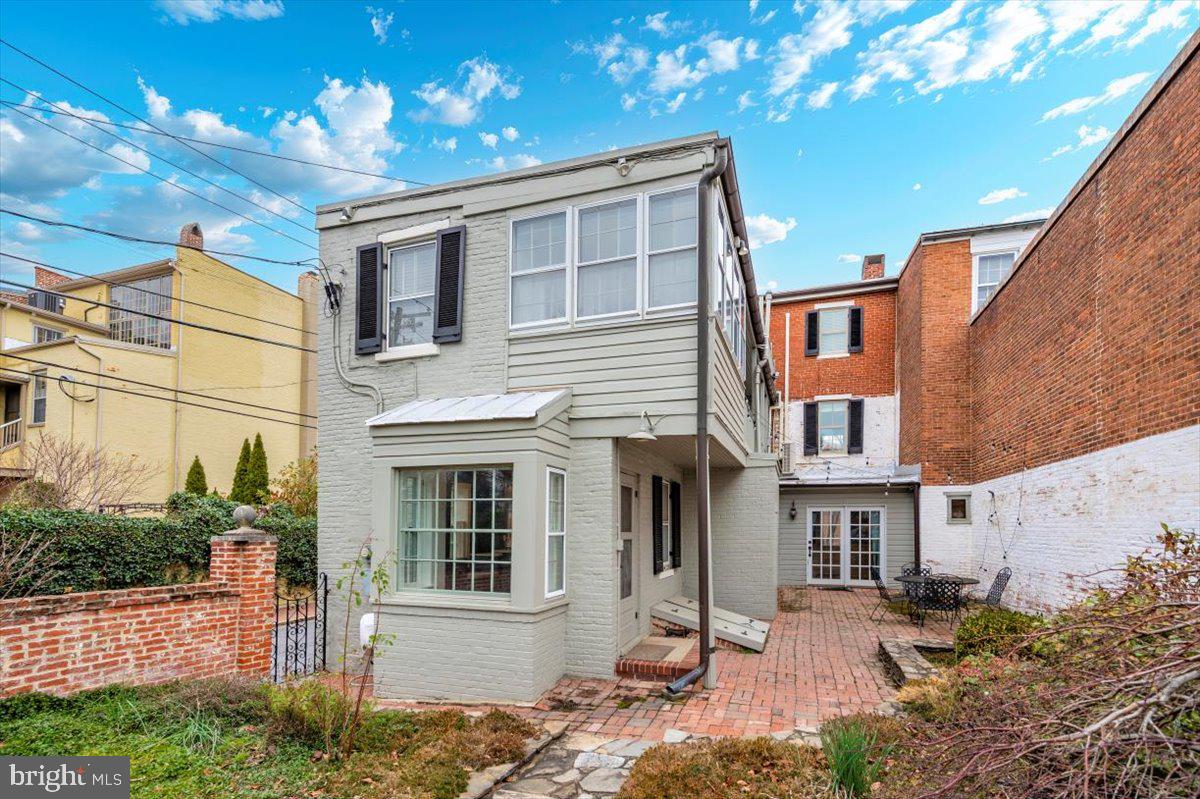 FREDERICK HISTORIC DISTRICT - Residential Lease