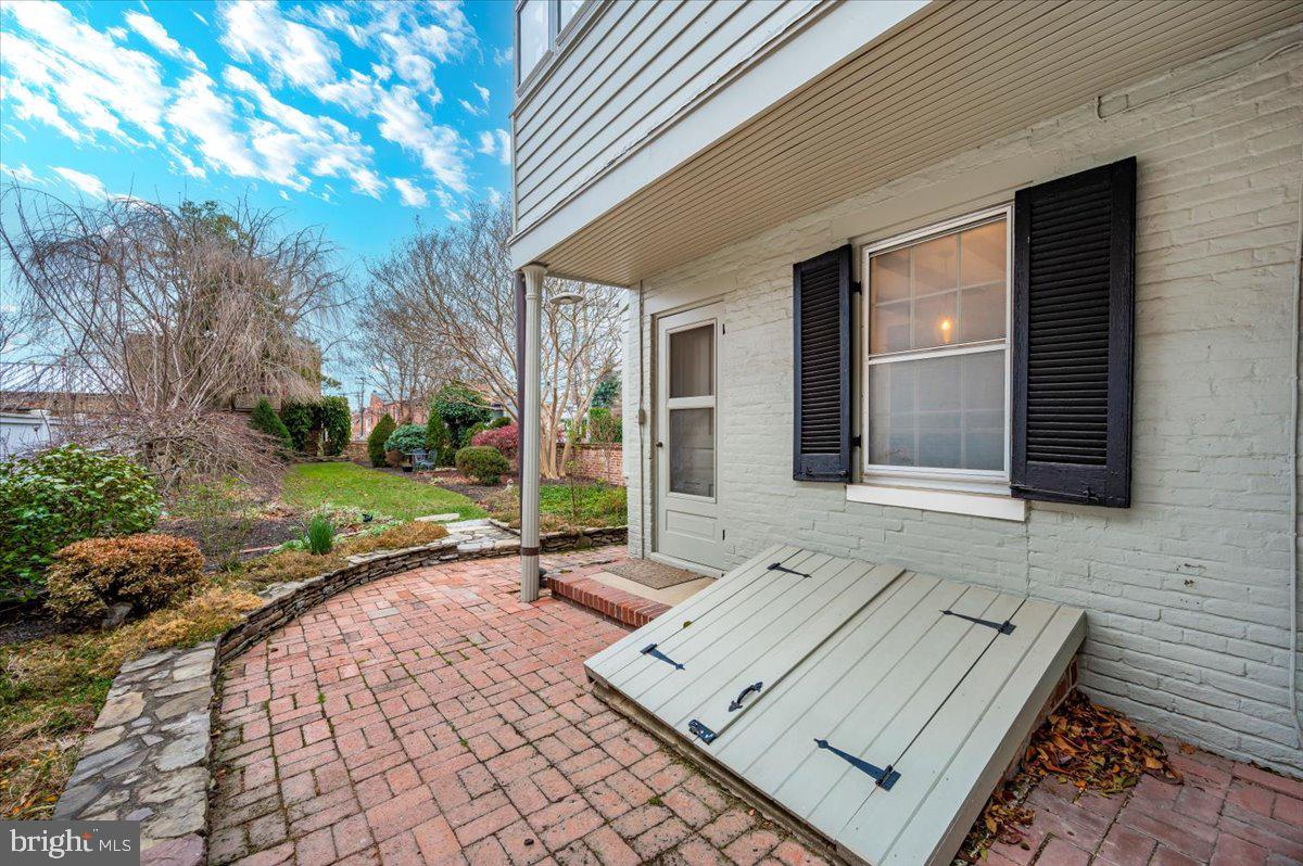 FREDERICK HISTORIC DISTRICT - Residential Lease