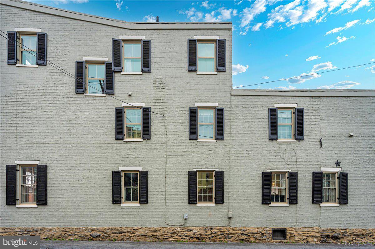 FREDERICK HISTORIC DISTRICT - Residential Lease