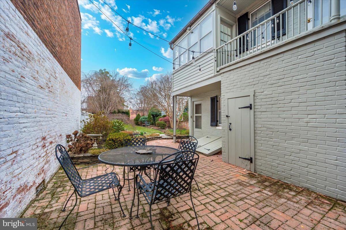 FREDERICK HISTORIC DISTRICT - Residential Lease