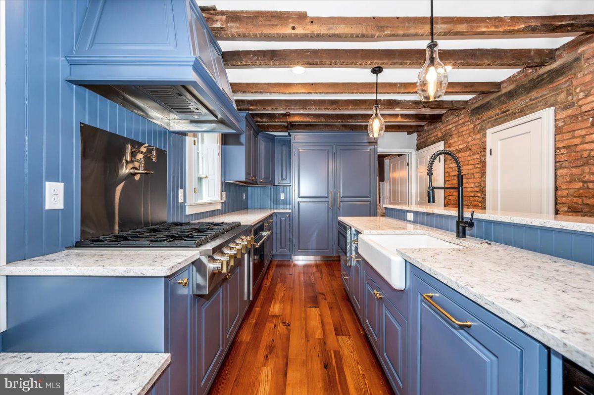 FREDERICK HISTORIC DISTRICT - Residential Lease