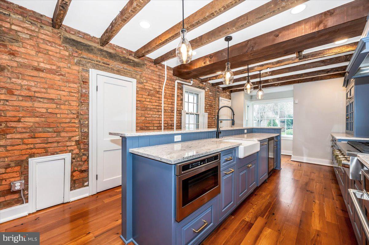 FREDERICK HISTORIC DISTRICT - Residential Lease