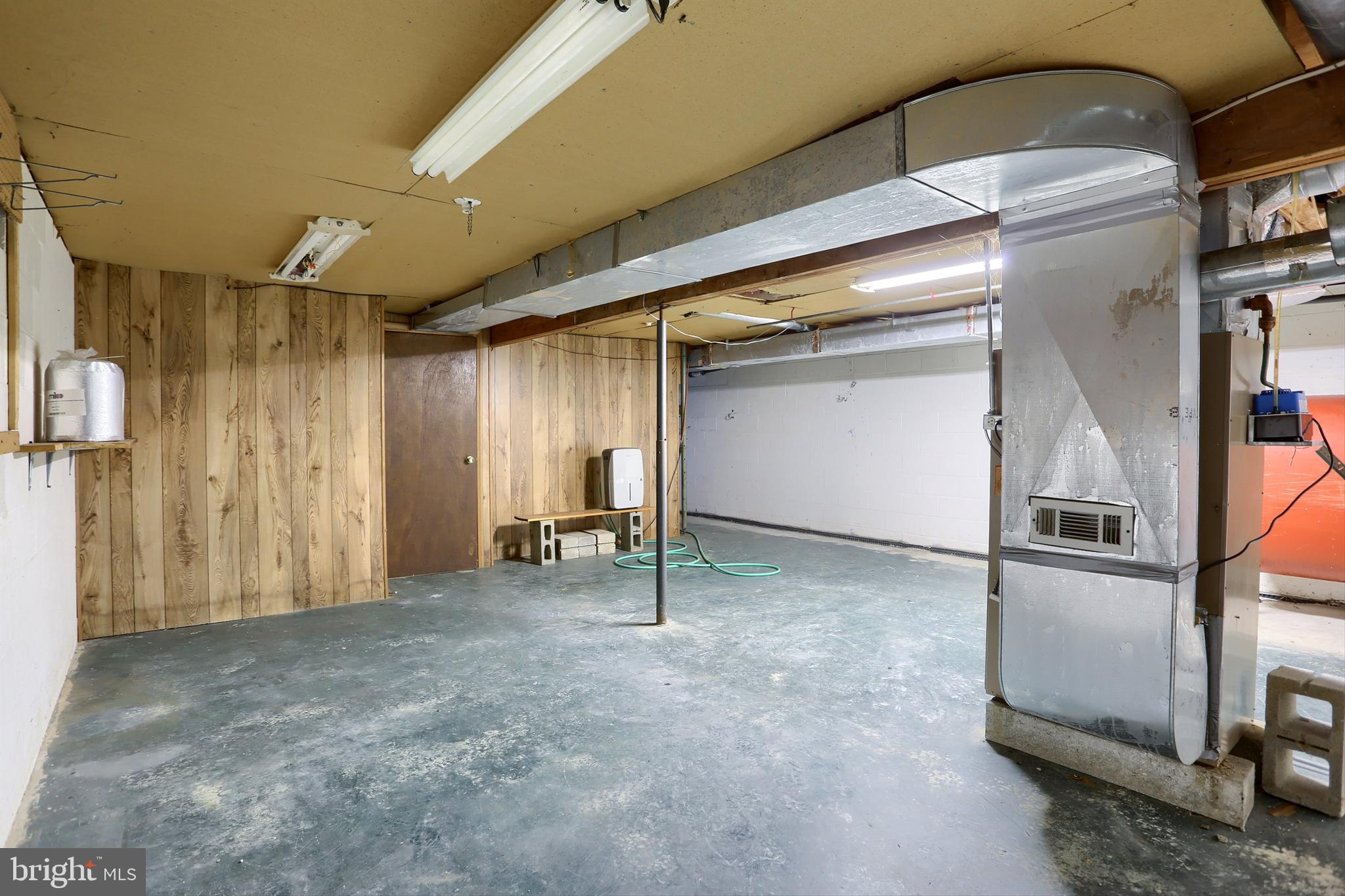 NORTH NEWTON - Residential