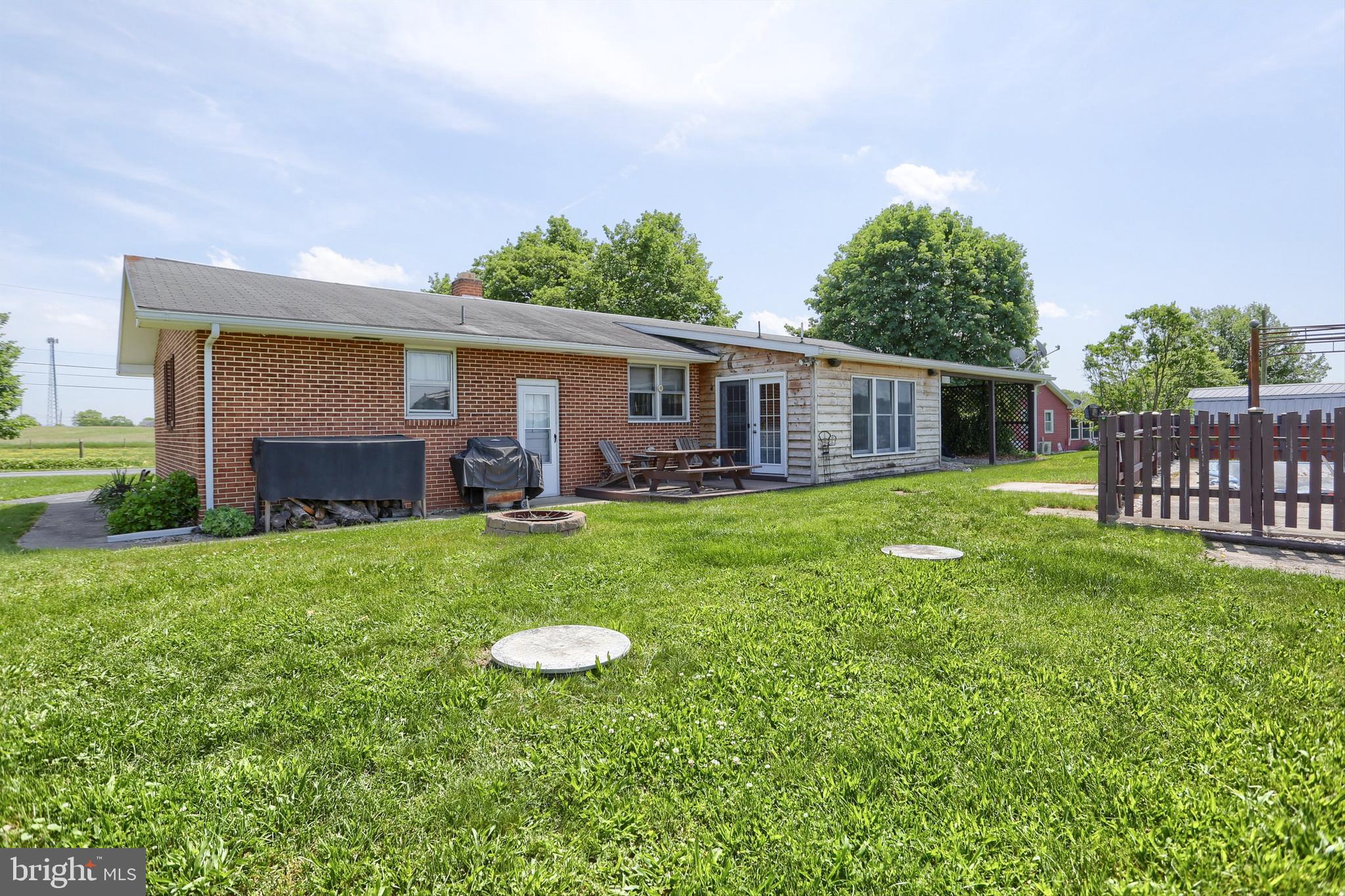 NORTH NEWTON - Residential