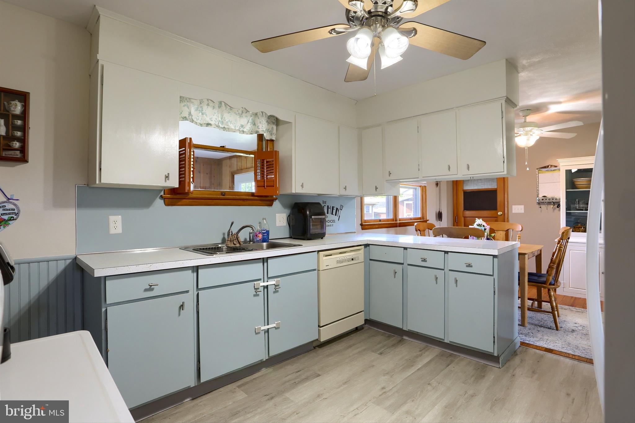 NORTH NEWTON - Residential