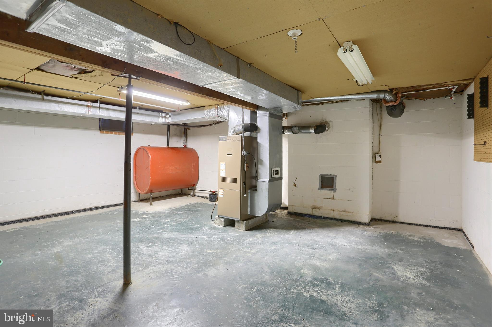 NORTH NEWTON - Residential