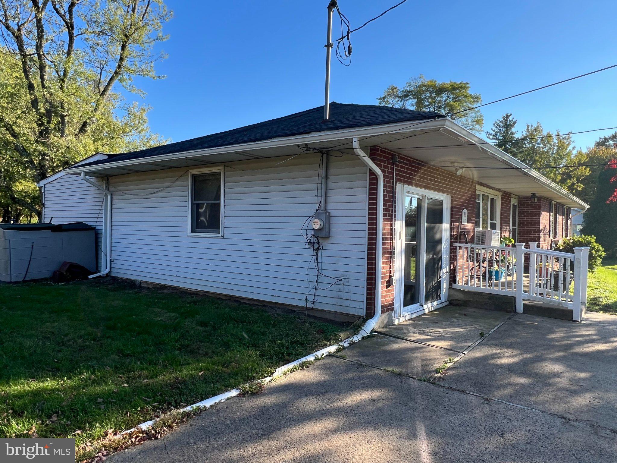 1723 RICKERT ROAD