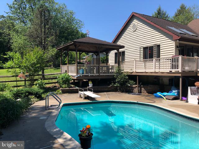 COLONIAL ACRES - Residential