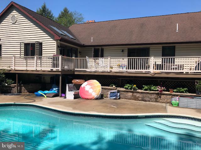 COLONIAL ACRES - Residential