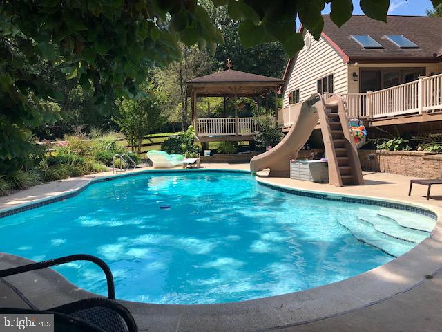 COLONIAL ACRES - Residential