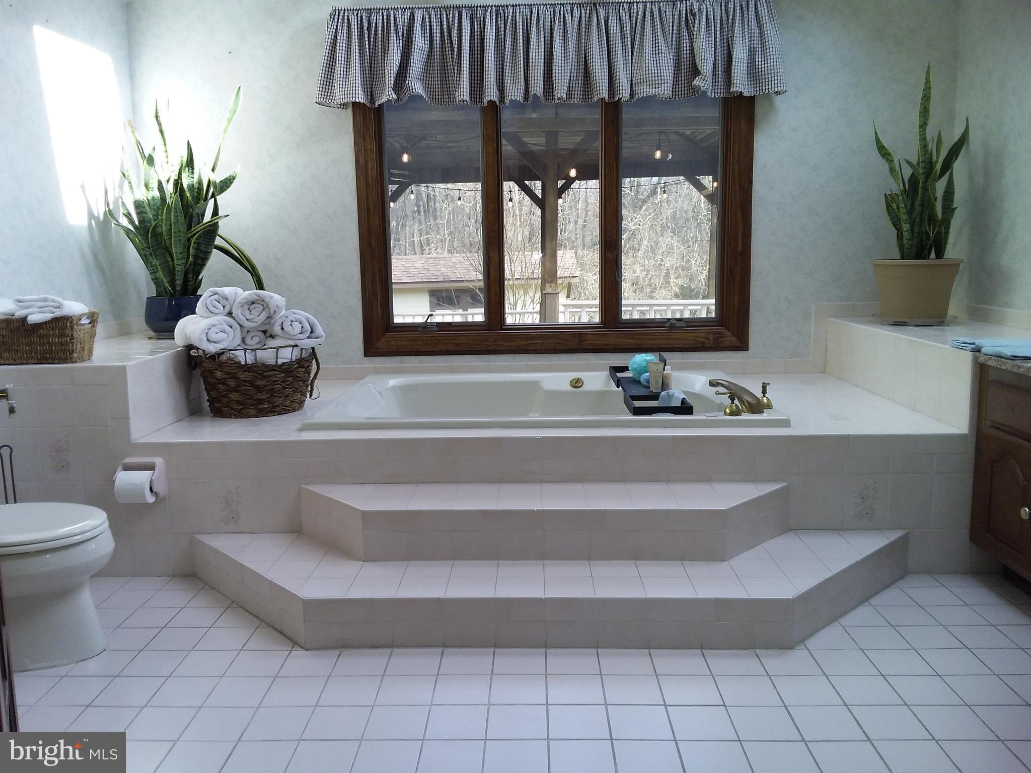 COLONIAL ACRES - Residential