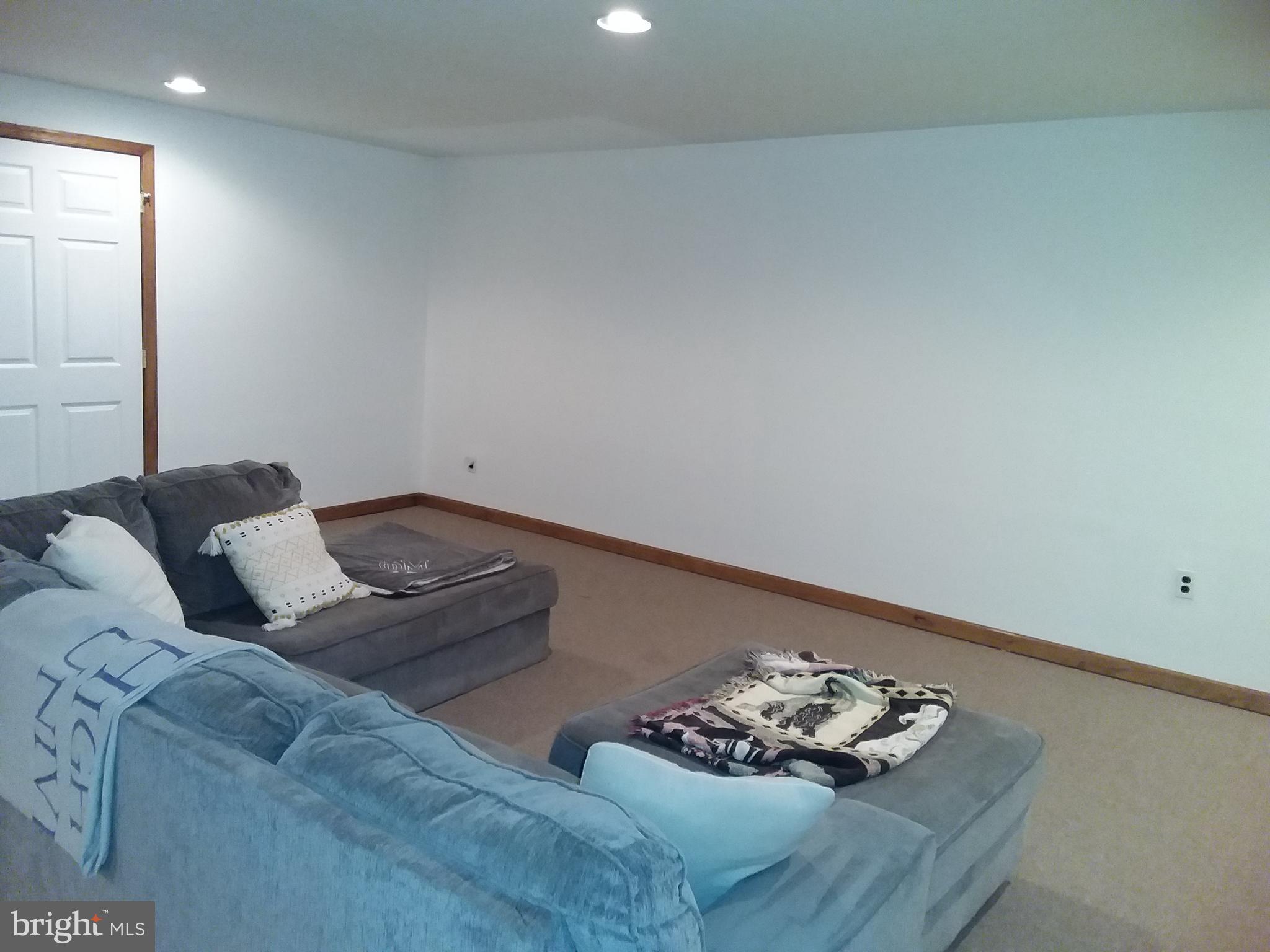 COLONIAL ACRES - Residential