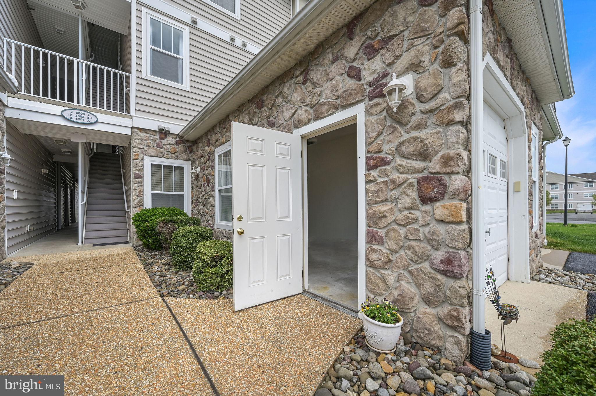 HEARTHSTONE MANOR - Residential