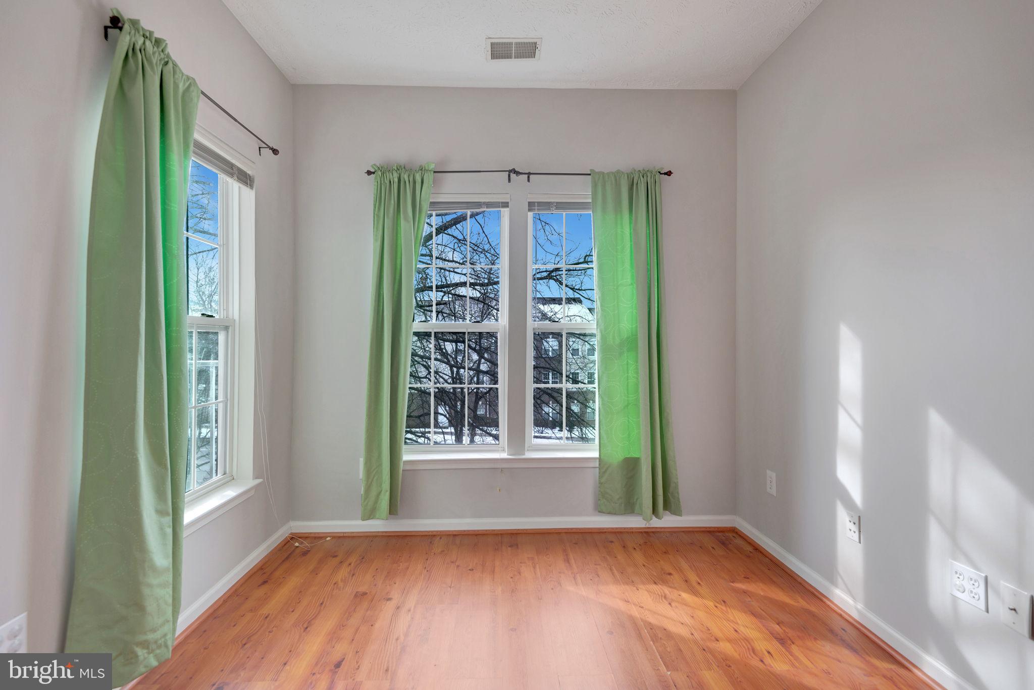 PINEY ORCHARD - Residential Lease