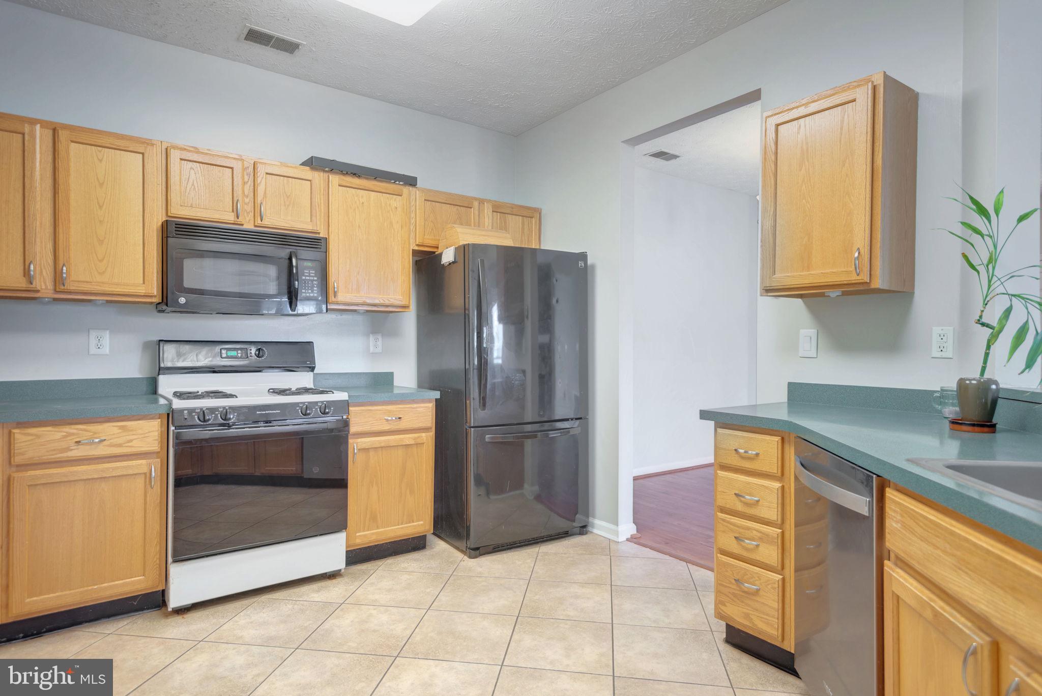 PINEY ORCHARD - Residential Lease