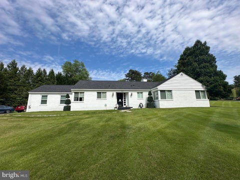 Photo of 10001 Counselman Road, POTOMAC, MD 20854 (MLS # MDMC2253652)