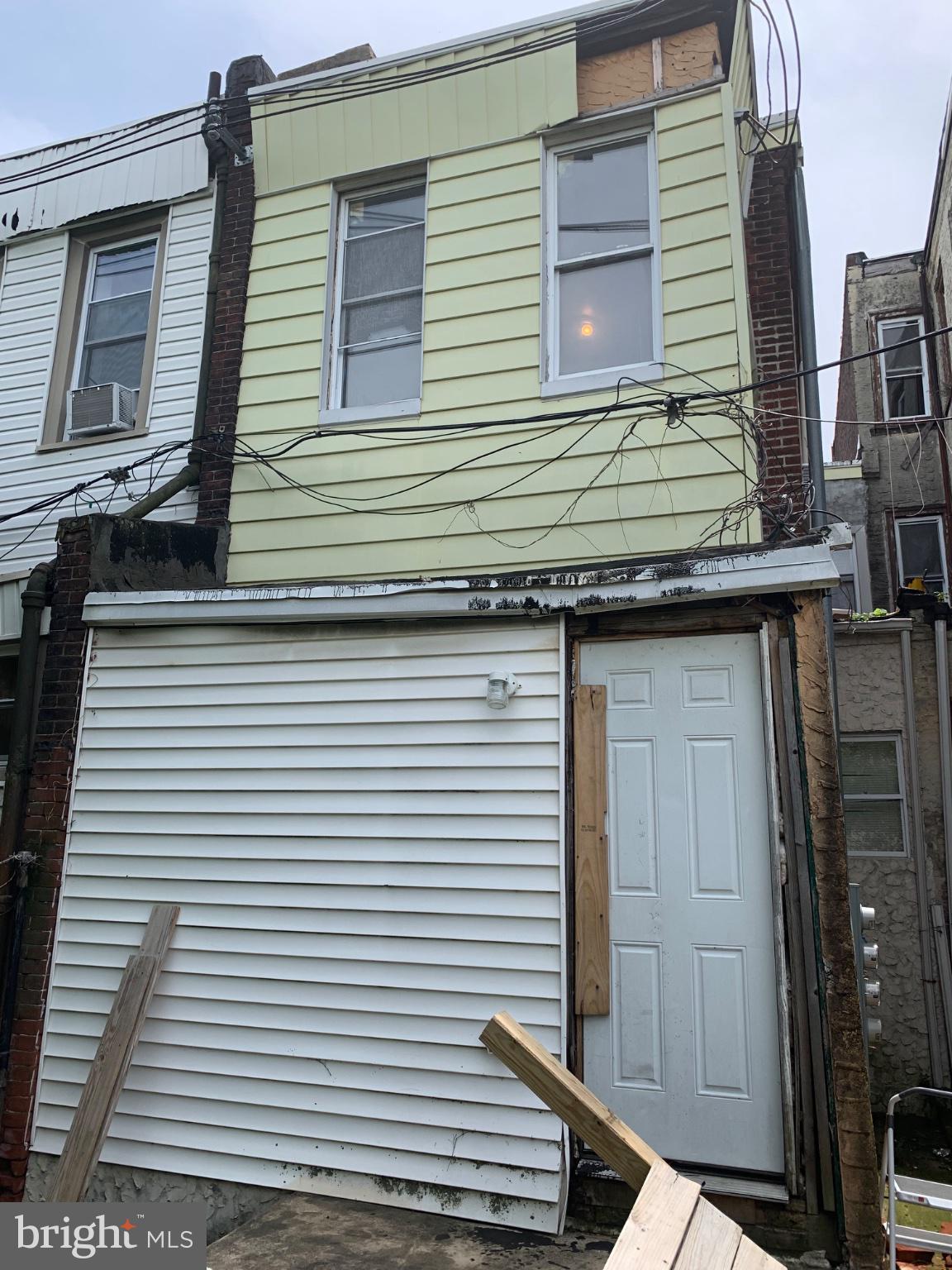 731 W ERIE AVENUE