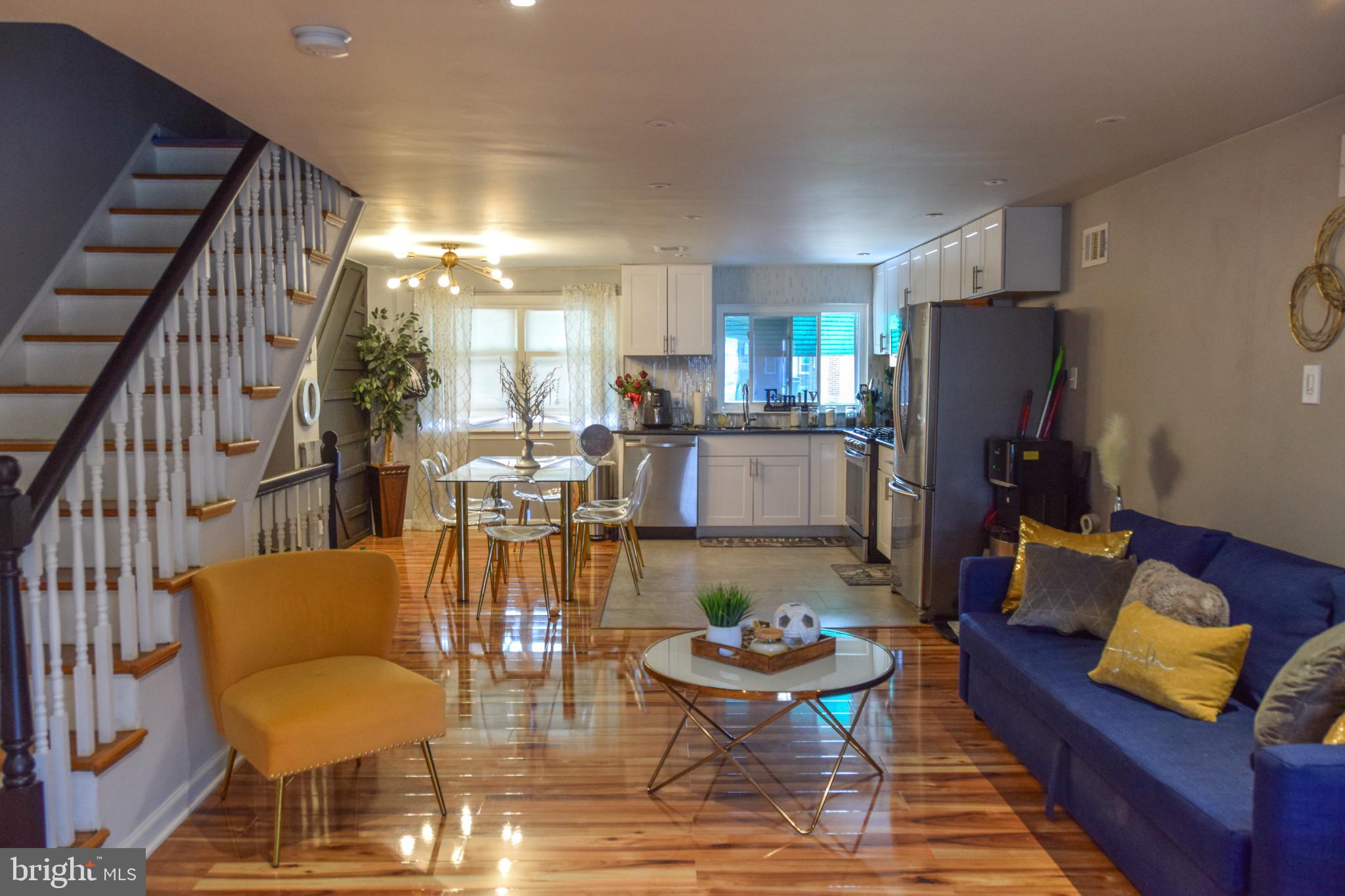 1152 E SHARPNACK STREET