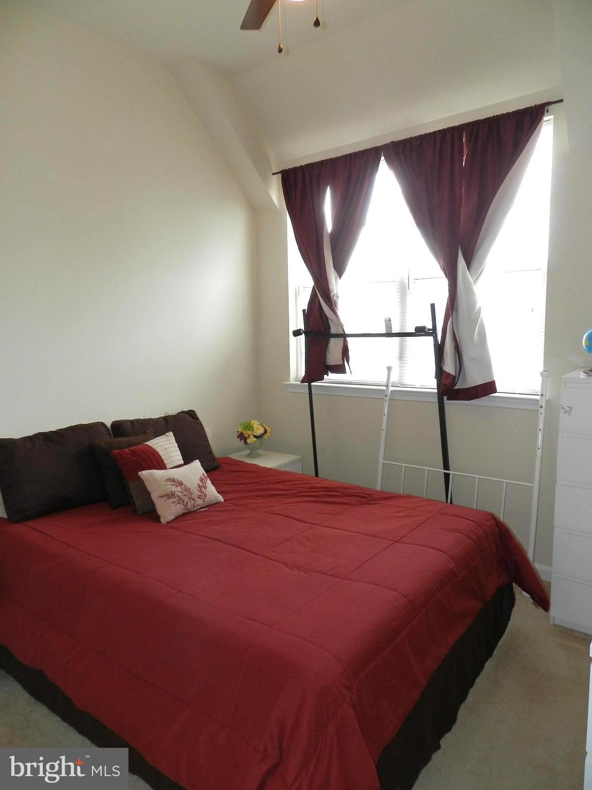 THE TOWNES AT VILLAGE PLACE - Residential