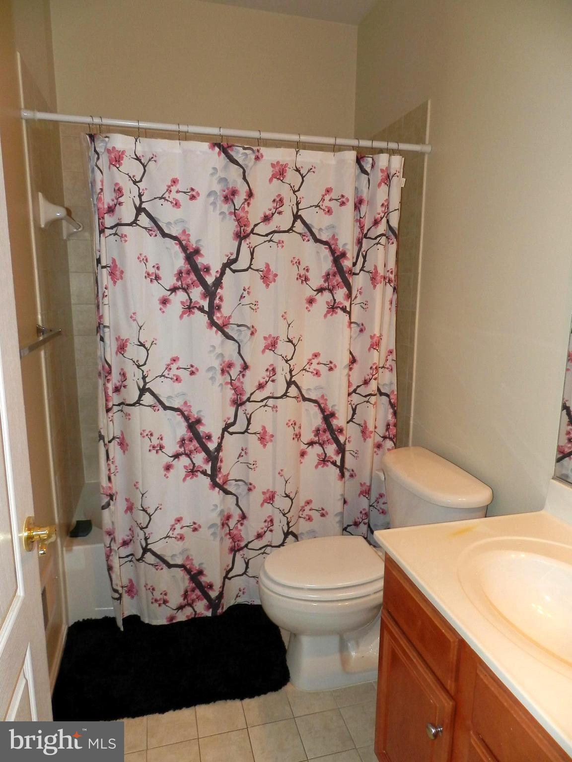 THE TOWNES AT VILLAGE PLACE - Residential