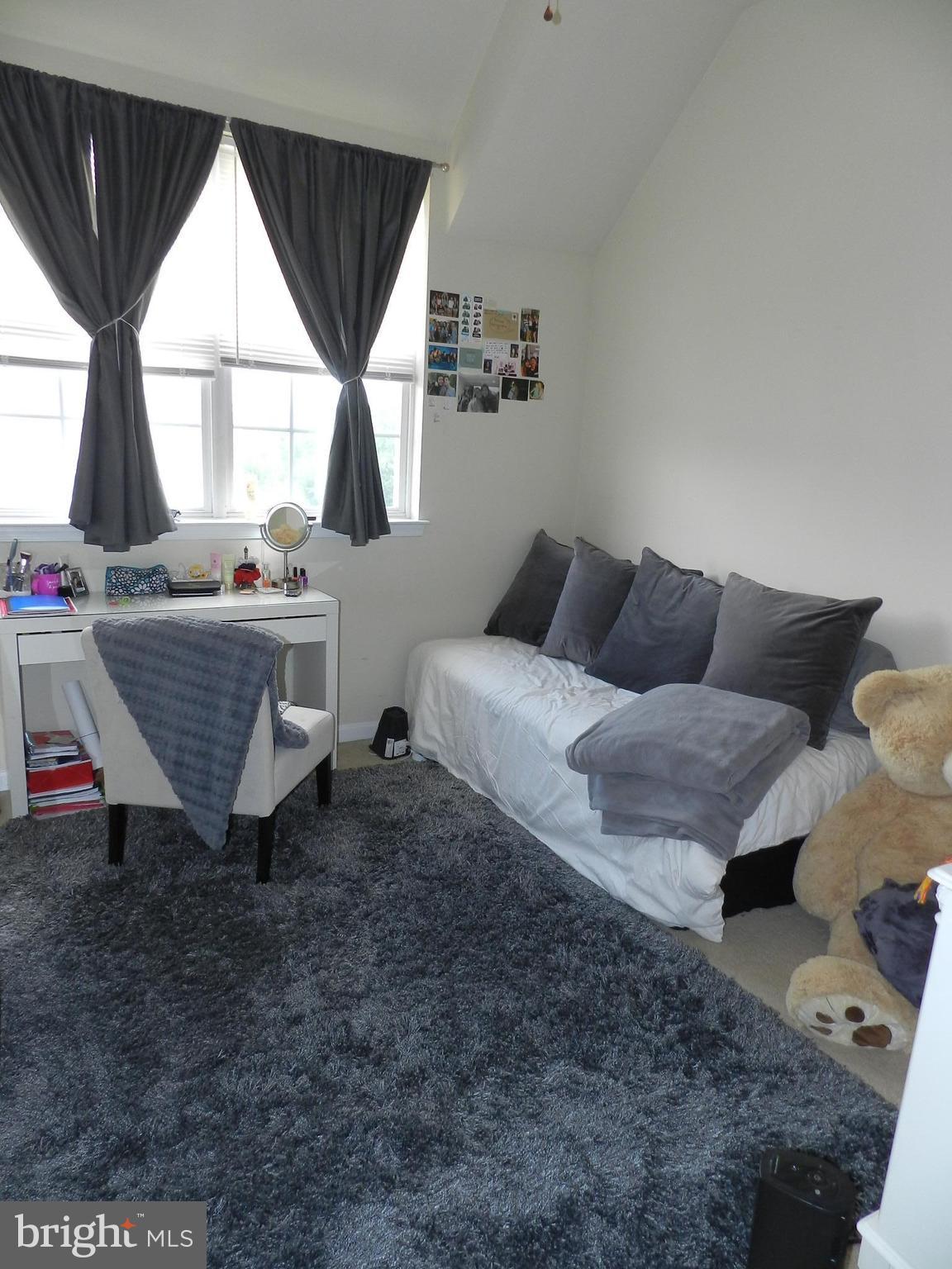 THE TOWNES AT VILLAGE PLACE - Residential