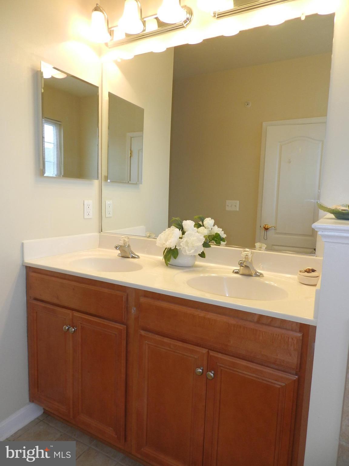 THE TOWNES AT VILLAGE PLACE - Residential