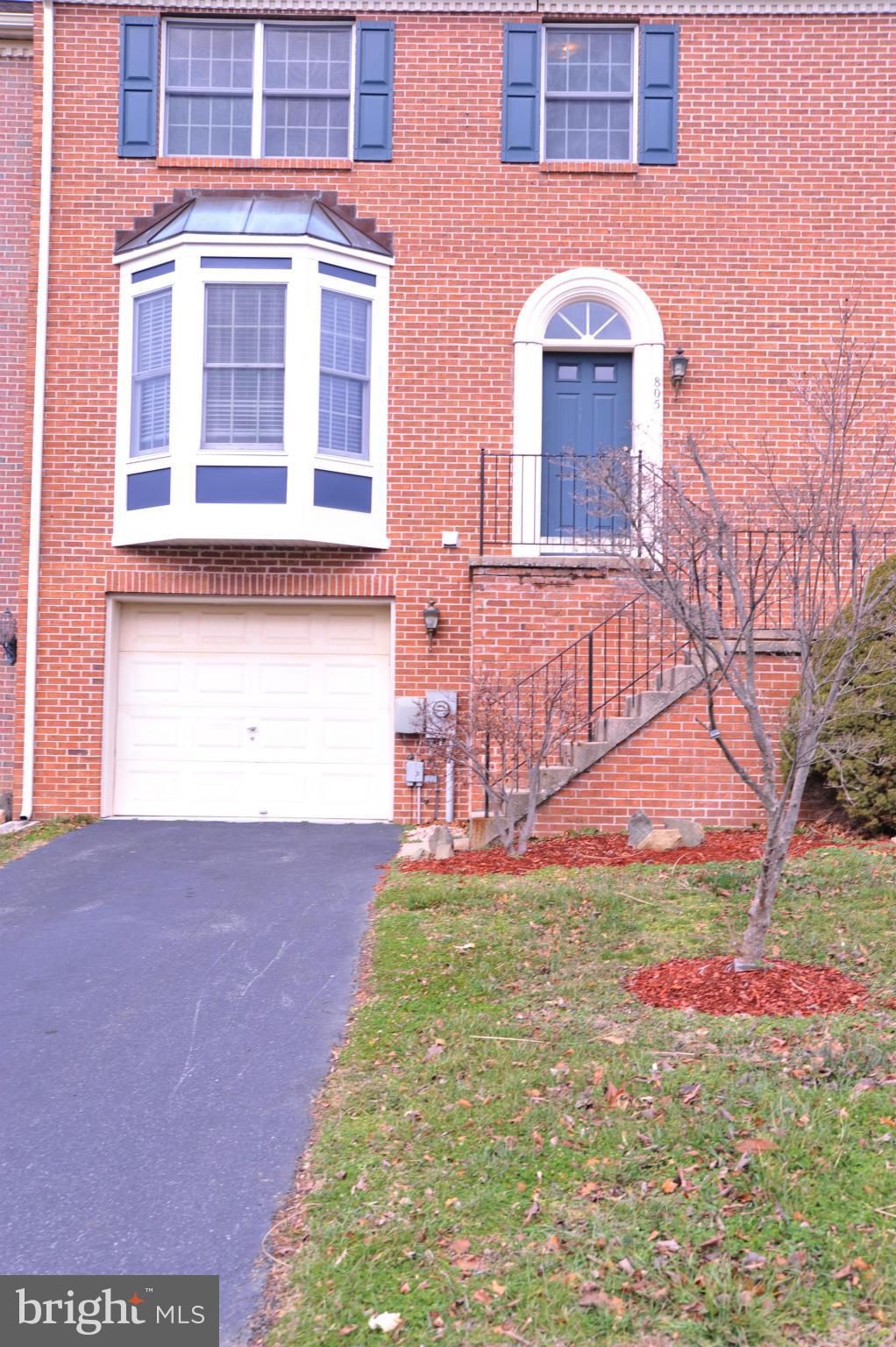 SOUTH HAMPTON - Residential Lease