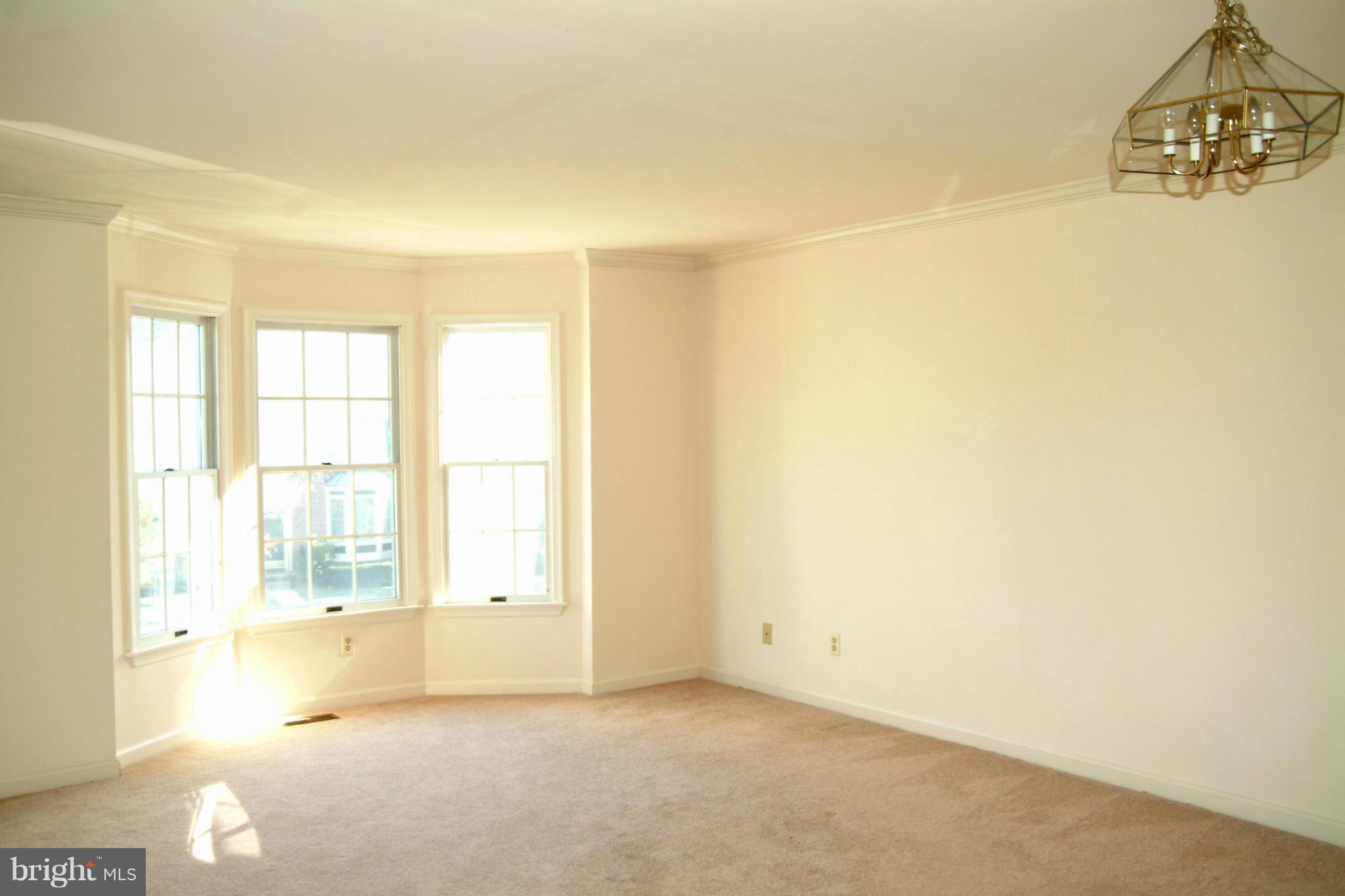 SOUTH HAMPTON - Residential Lease