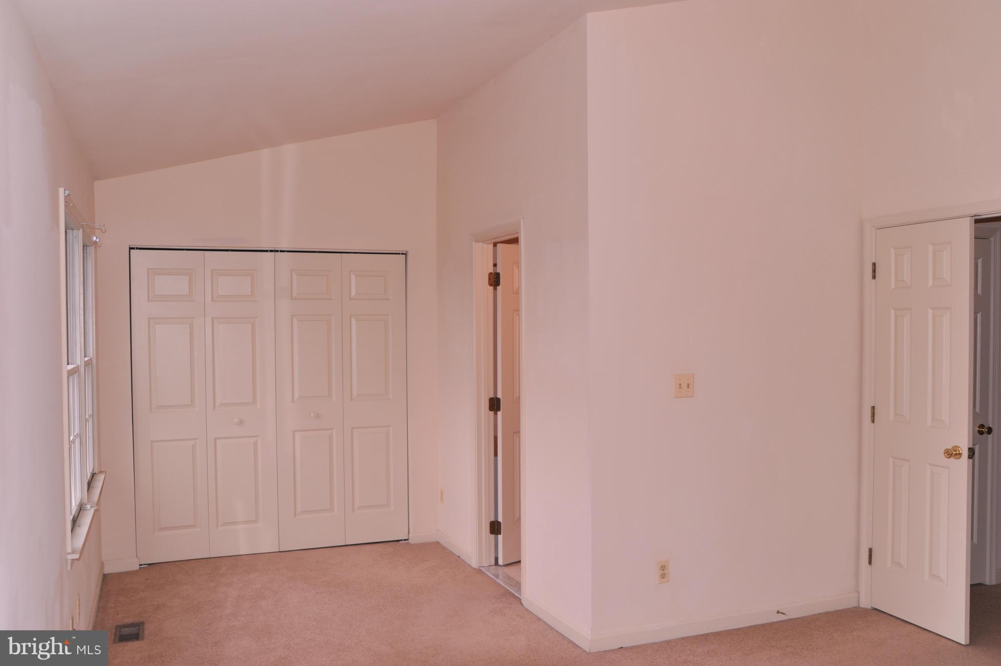 SOUTH HAMPTON - Residential Lease