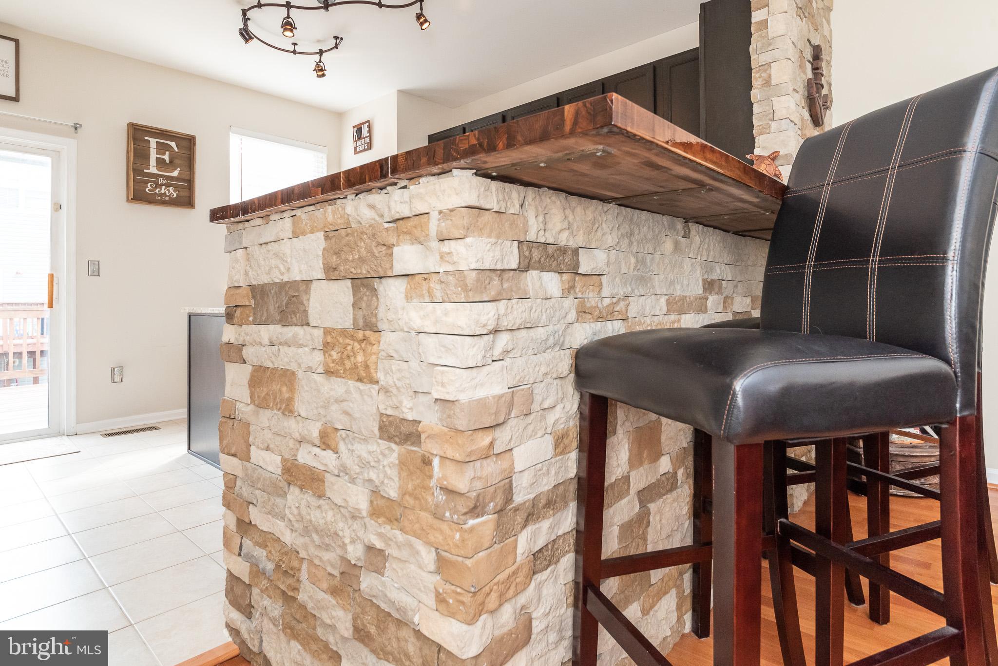 CARROLLWOOD MANOR - Residential