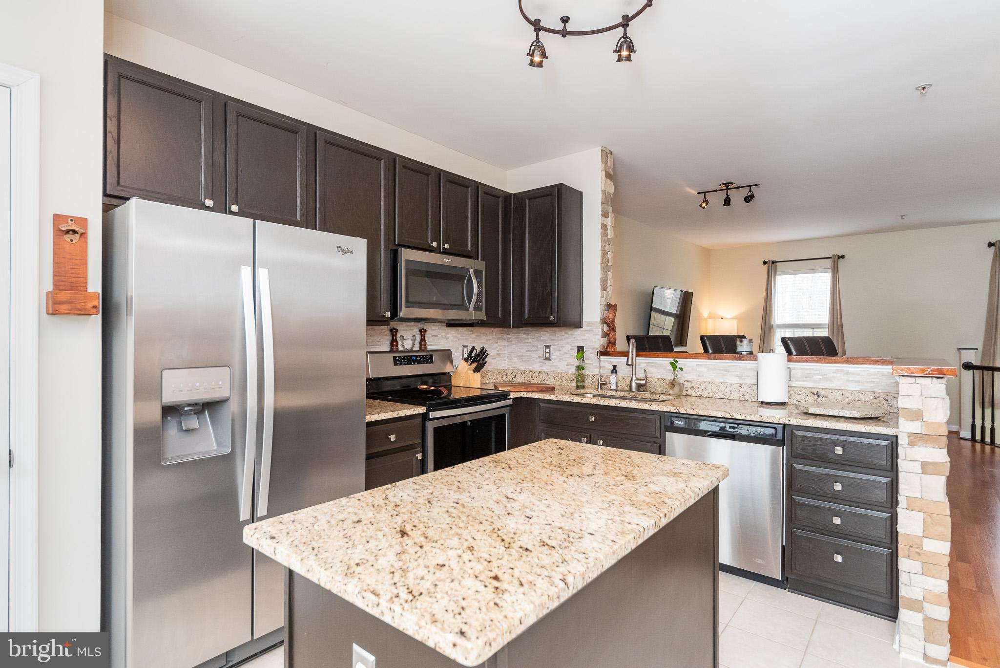 CARROLLWOOD MANOR - Residential