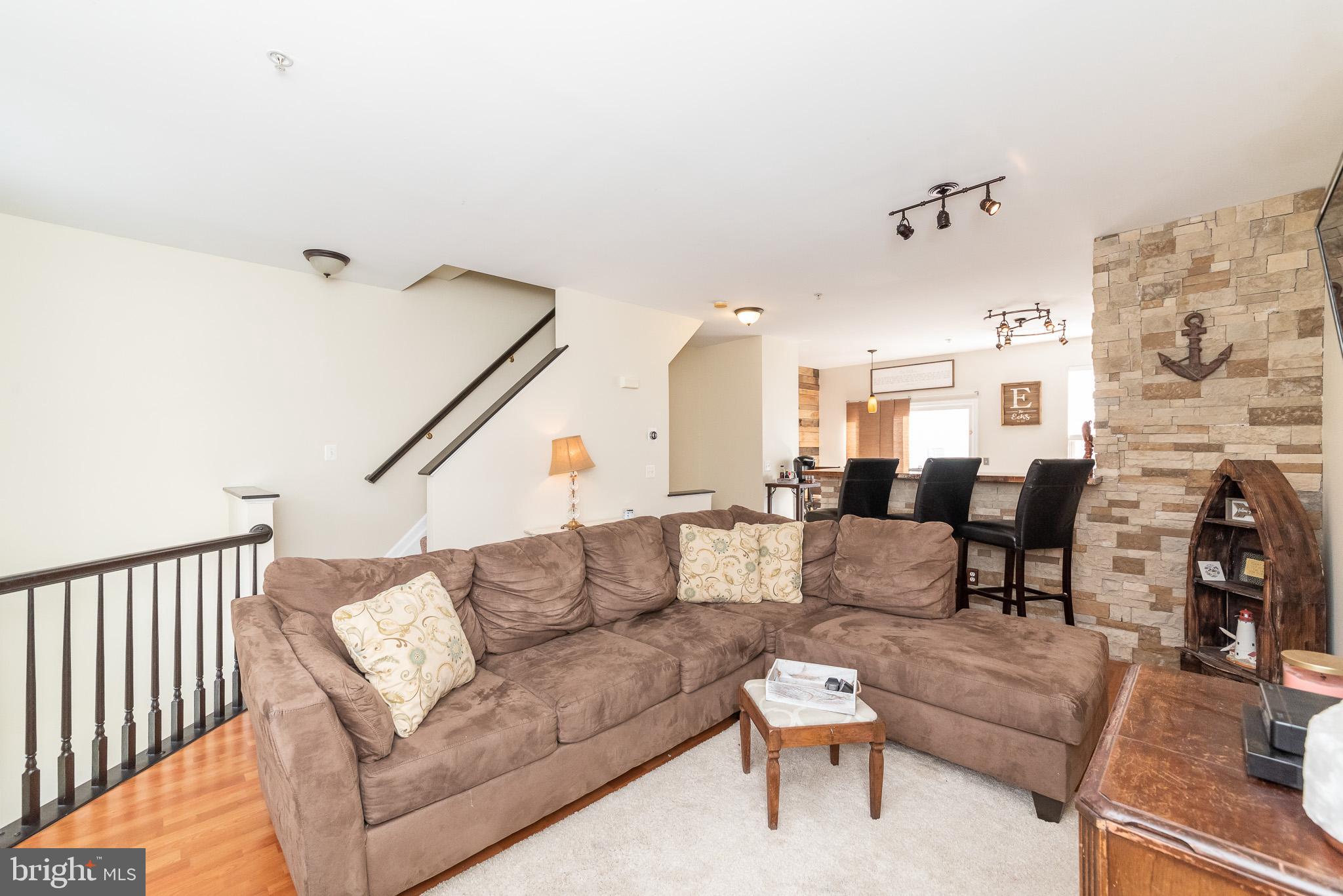 CARROLLWOOD MANOR - Residential