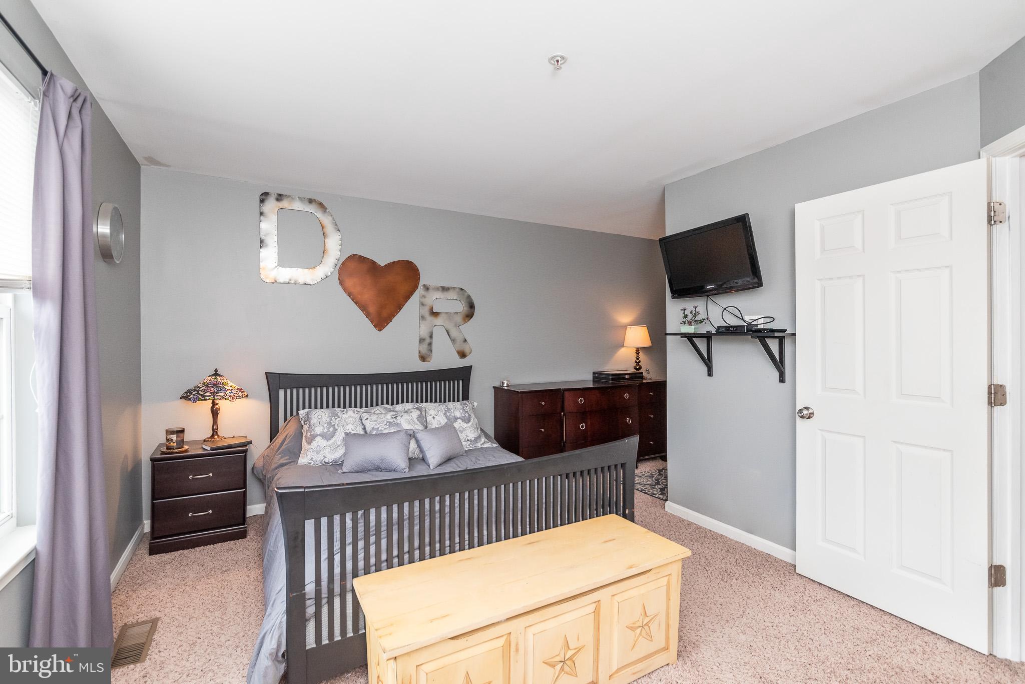 CARROLLWOOD MANOR - Residential