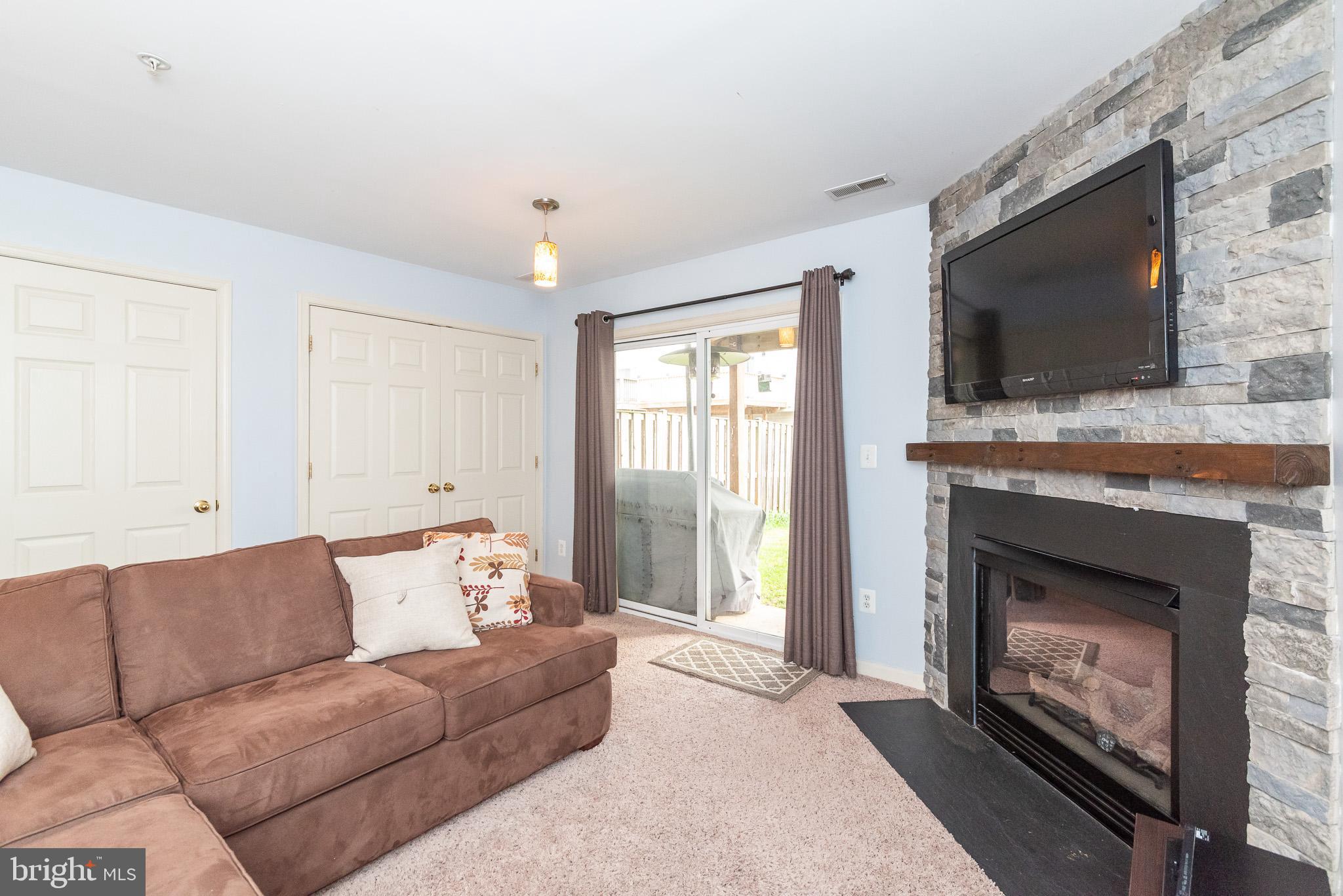 CARROLLWOOD MANOR - Residential