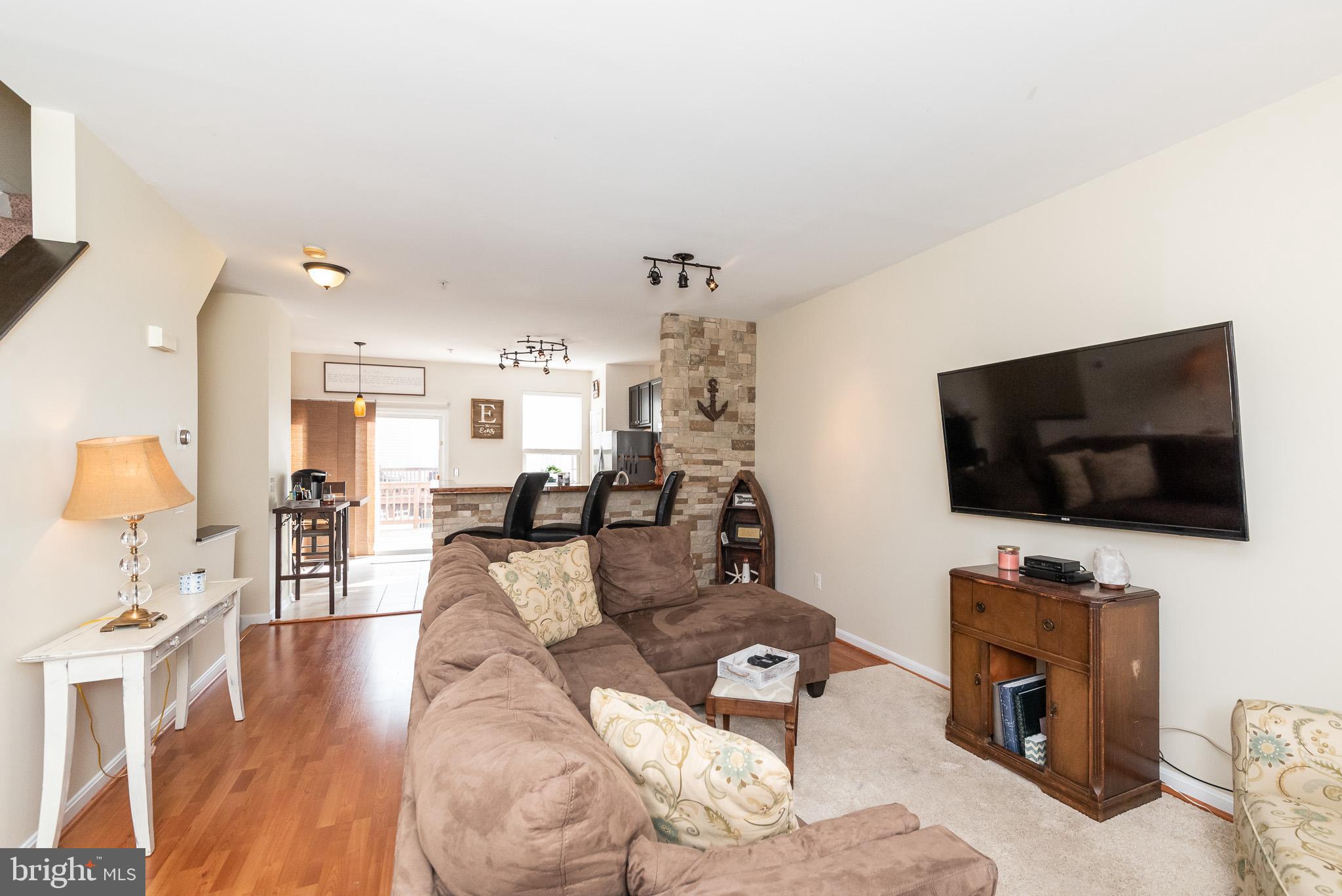 CARROLLWOOD MANOR - Residential