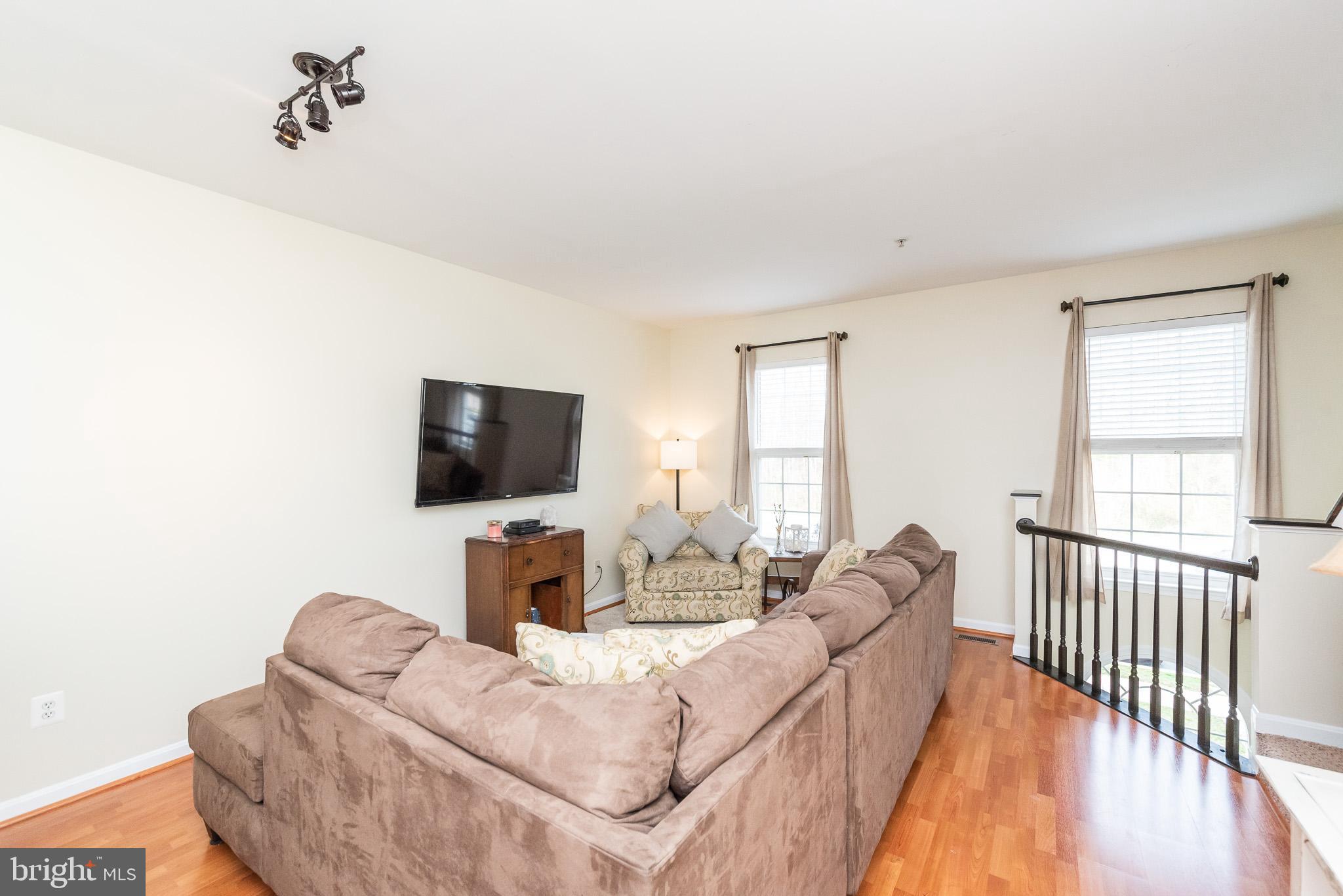 CARROLLWOOD MANOR - Residential