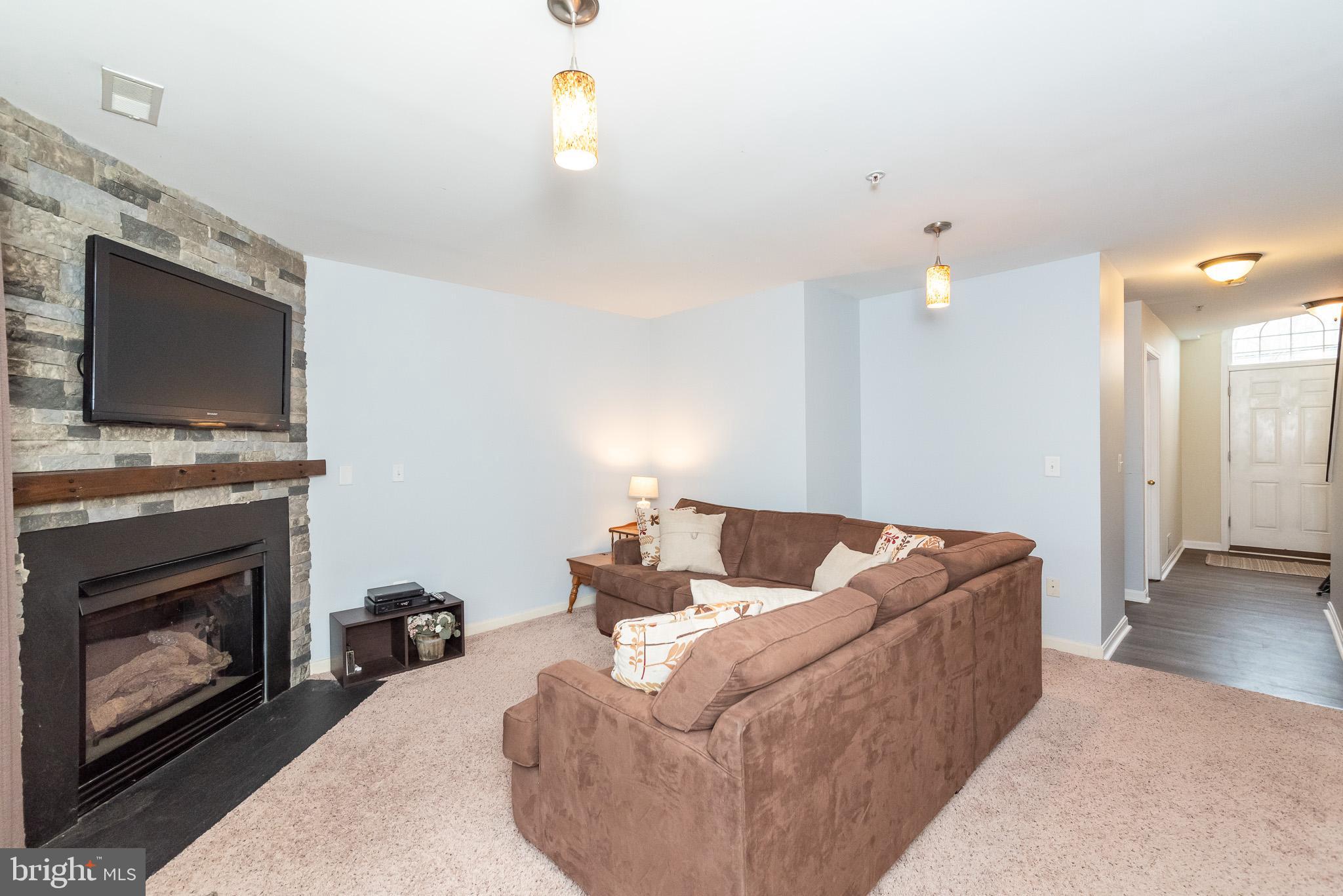 CARROLLWOOD MANOR - Residential