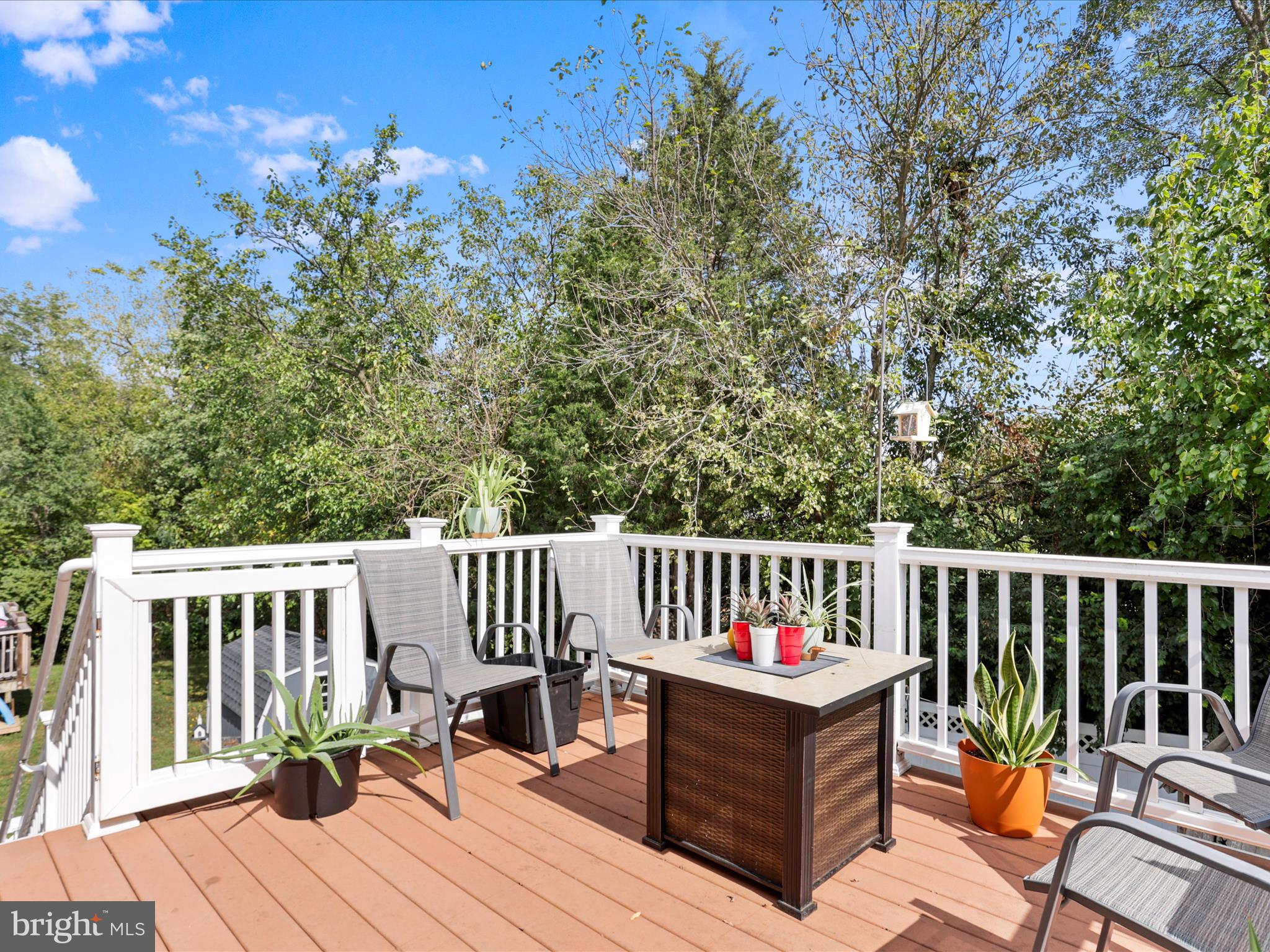 CRESTFIELD - Residential